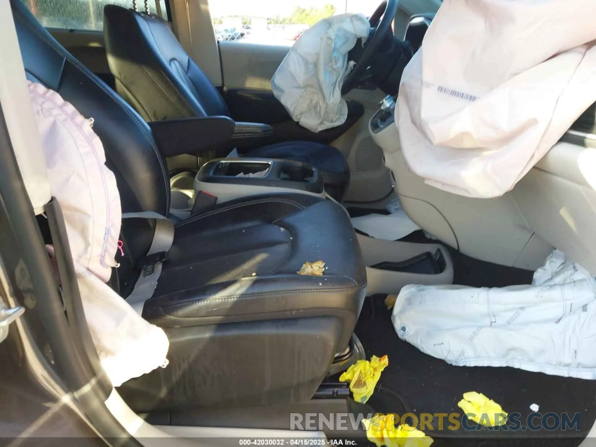 5 fotografías del automóvil dañado 2C4RC1BGXPR586754 CHRYSLER PACIFICA 2023