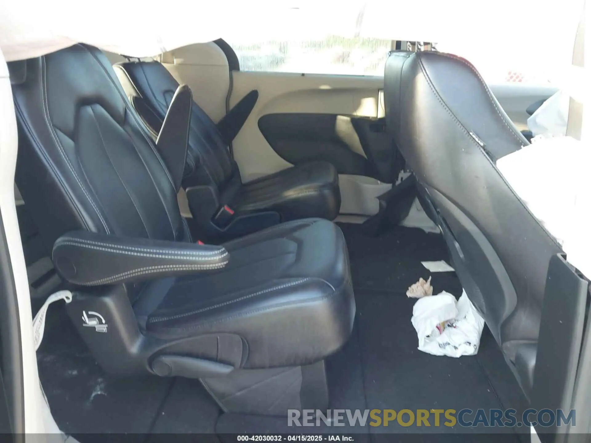 8 fotografías del automóvil dañado 2C4RC1BGXPR586754 CHRYSLER PACIFICA 2023