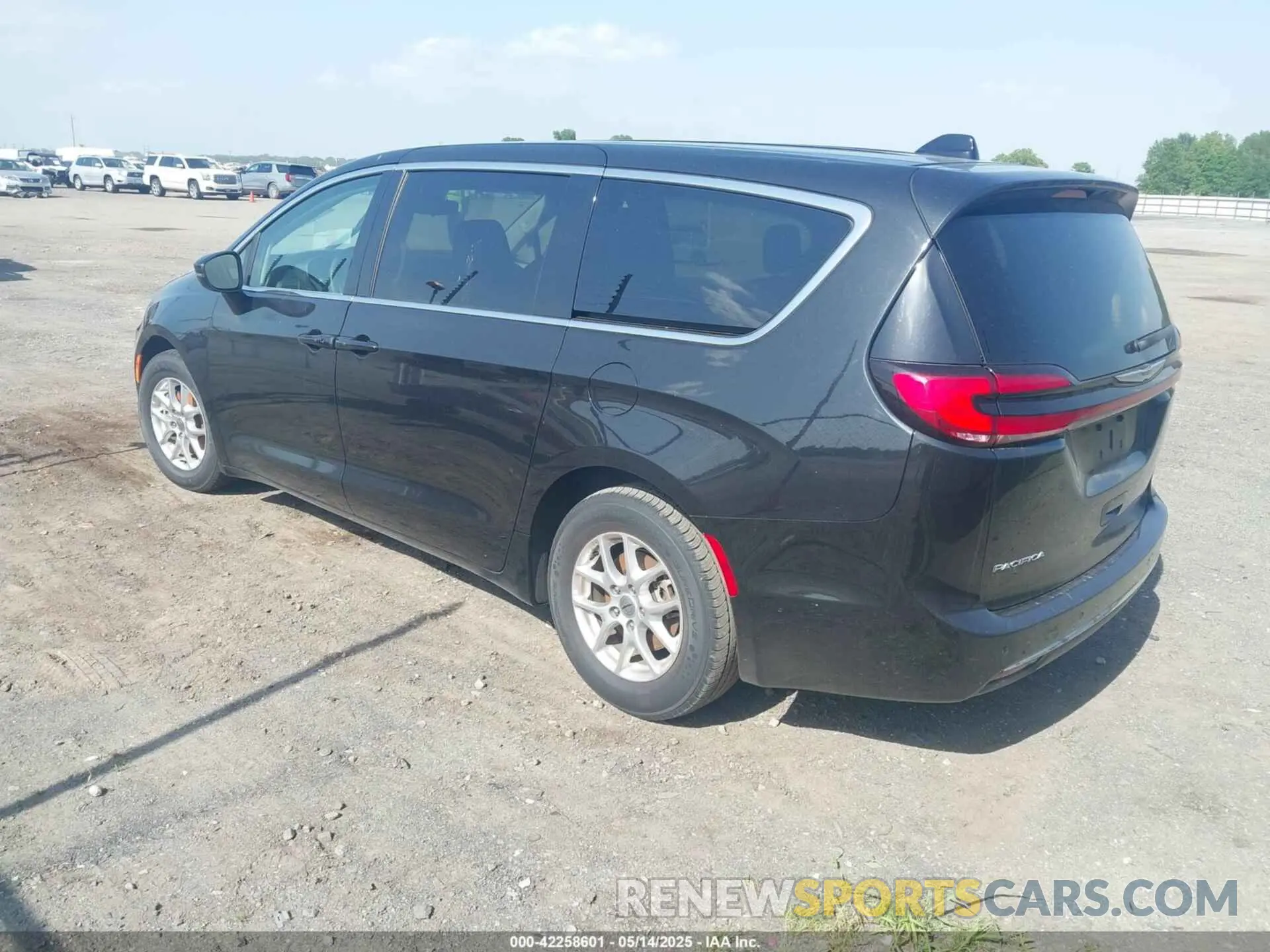 3 fotografías del automóvil dañado 2C4RC1BGXPR590965 CHRYSLER PACIFICA 2023