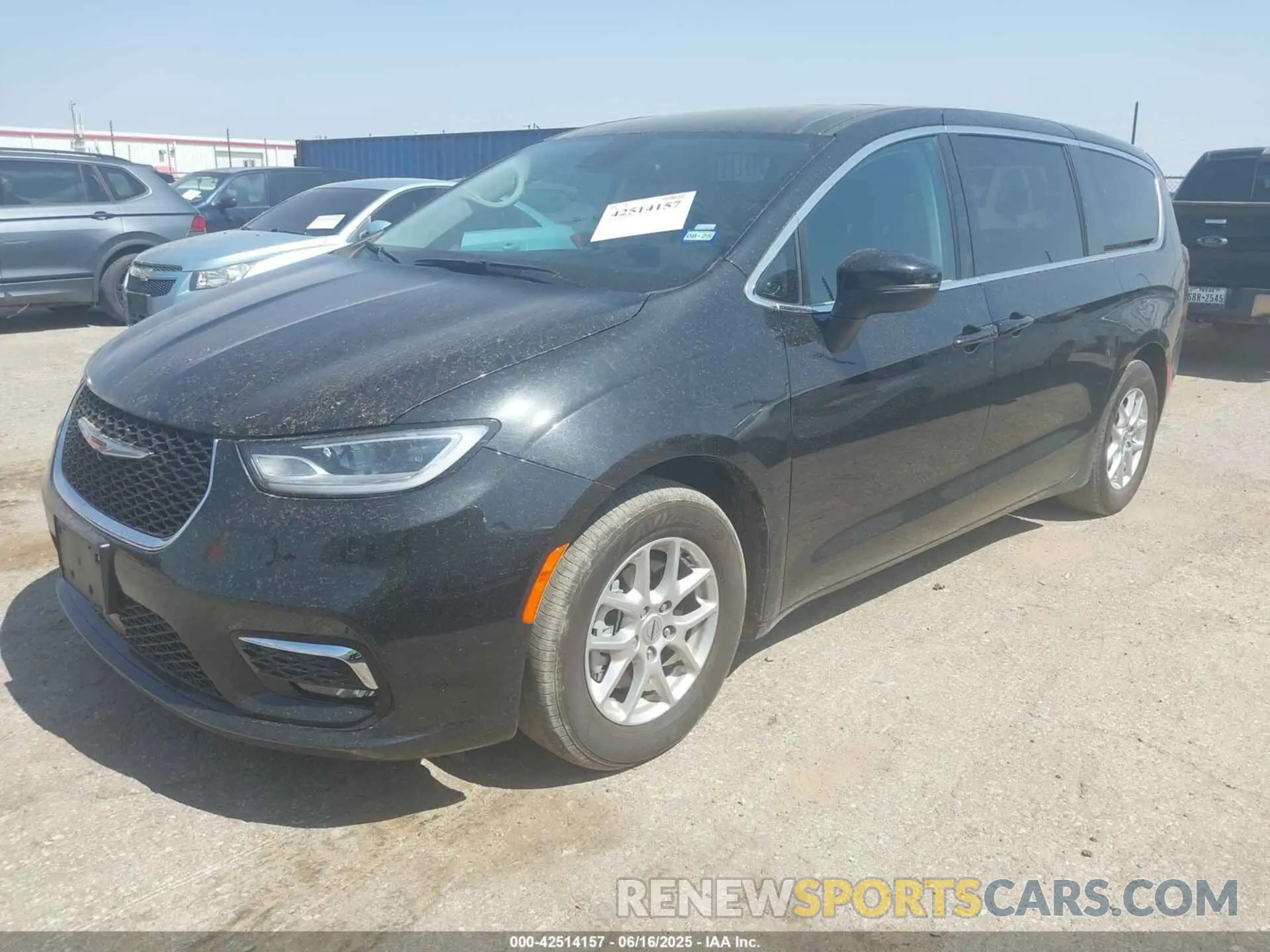 2 fotografías del automóvil dañado 2C4RC1BGXPR627545 CHRYSLER PACIFICA 2023