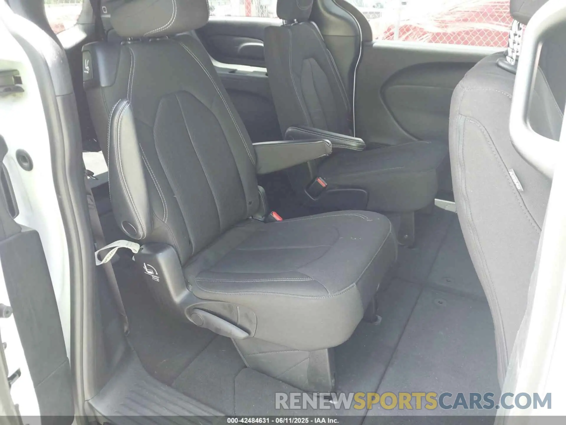 8 fotografías del automóvil dañado 2C4RC1FG6PR561408 CHRYSLER PACIFICA 2023