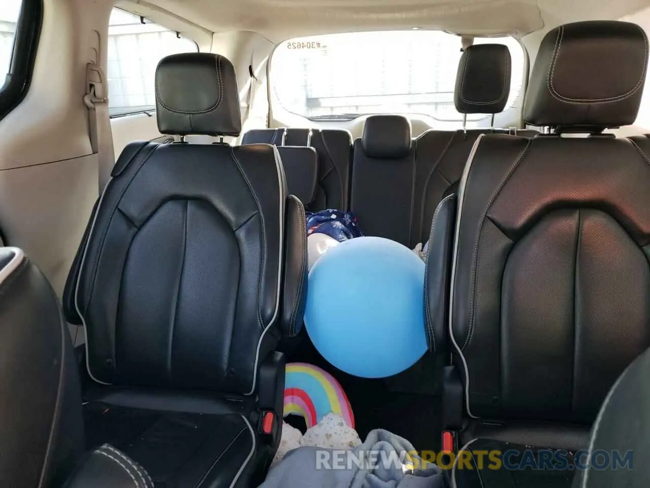 10 fotografías del automóvil dañado 2C4RC1GG0PR515345 CHRYSLER PACIFICA 2023
