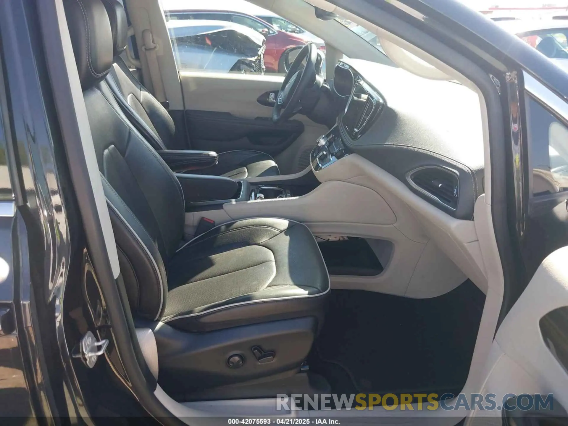 5 fotografías del automóvil dañado 2C4RC1GG0PR582107 CHRYSLER PACIFICA 2023