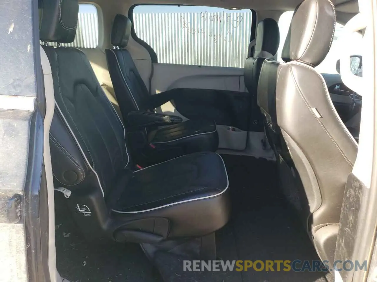 11 fotografías del automóvil dañado 2C4RC1GG1PR516844 CHRYSLER PACIFICA 2023