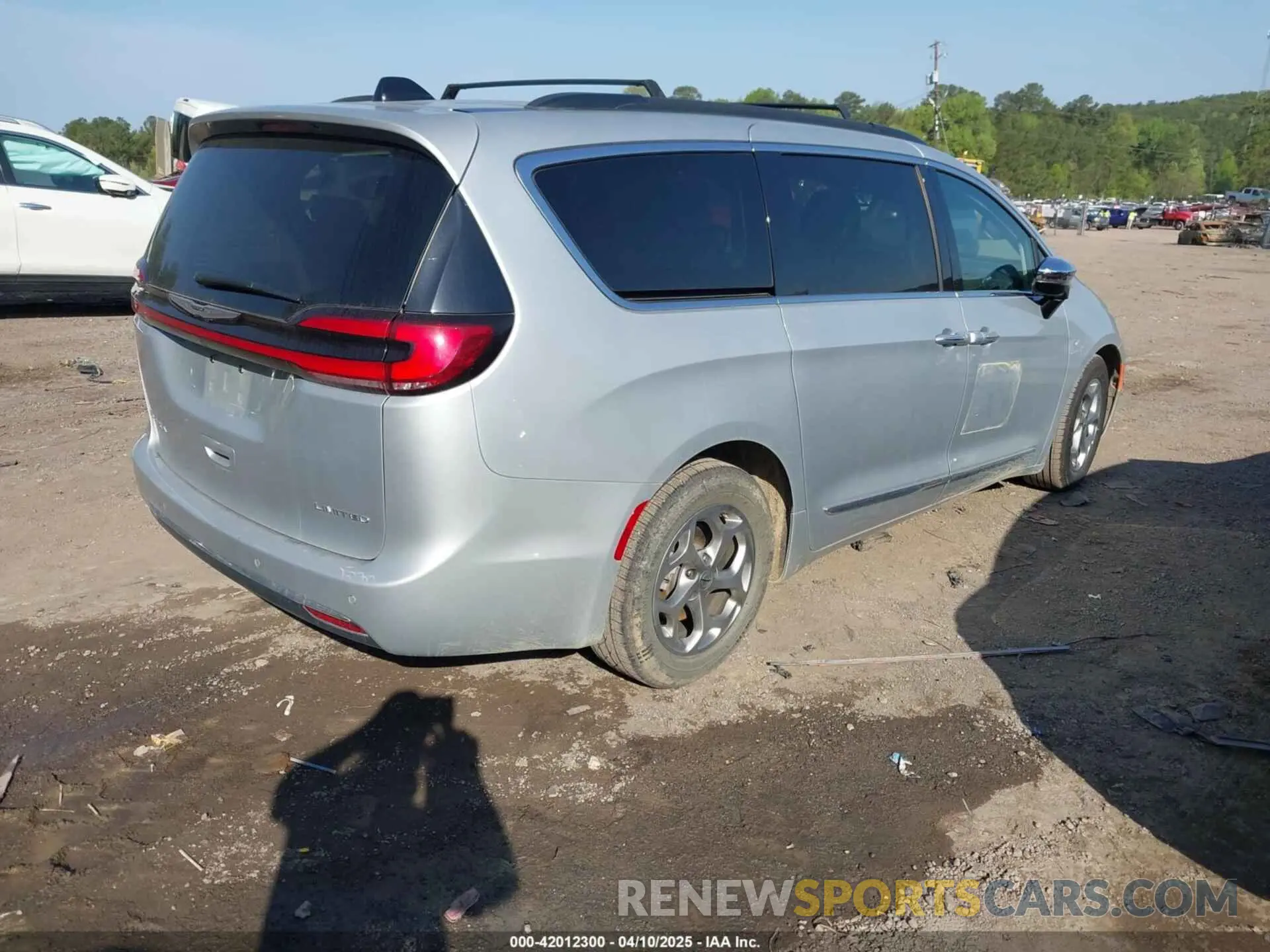 4 fotografías del automóvil dañado 2C4RC1GG1PR520604 CHRYSLER PACIFICA 2023