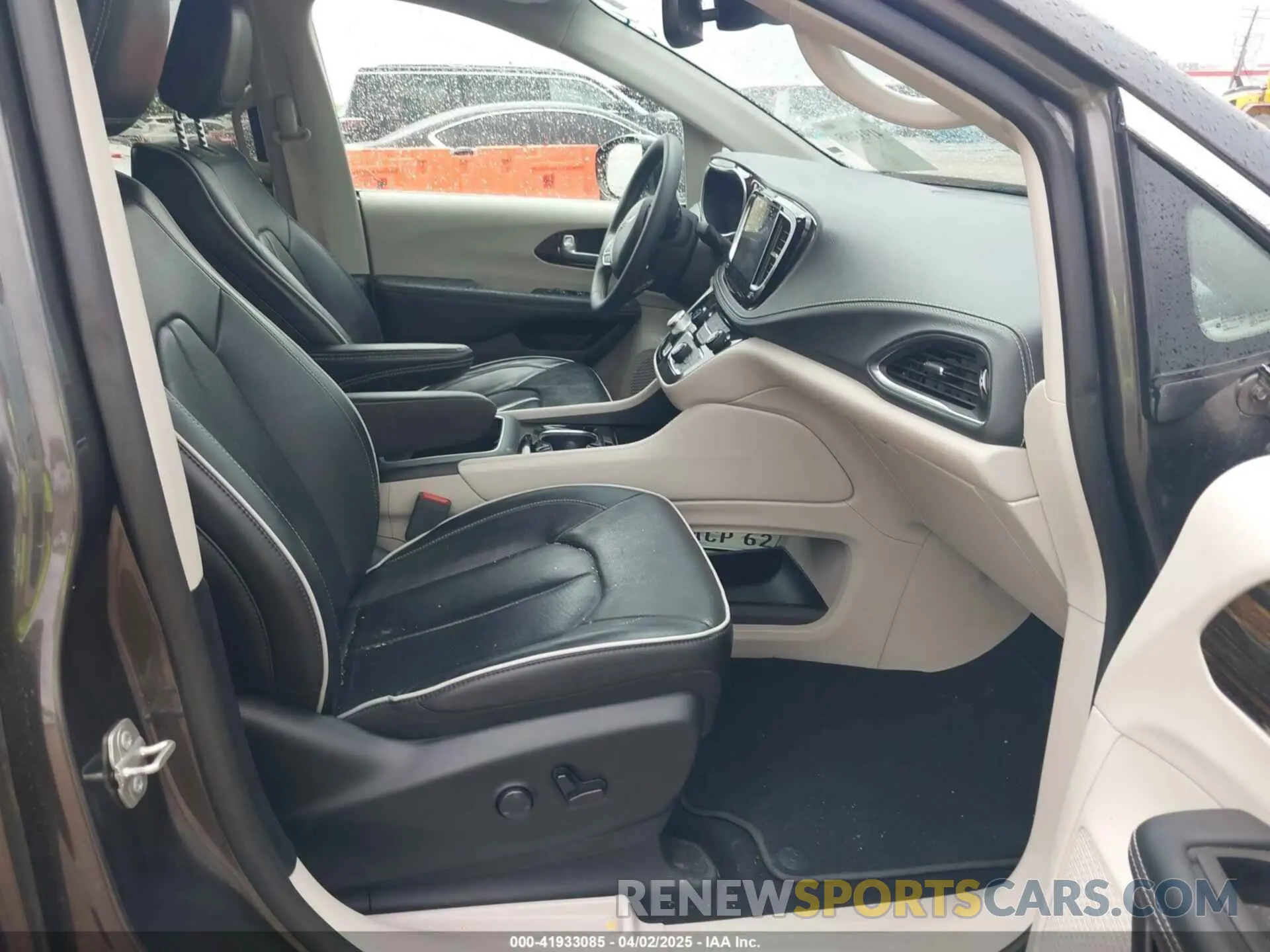 5 fotografías del automóvil dañado 2C4RC1GG3PR610904 CHRYSLER PACIFICA 2023
