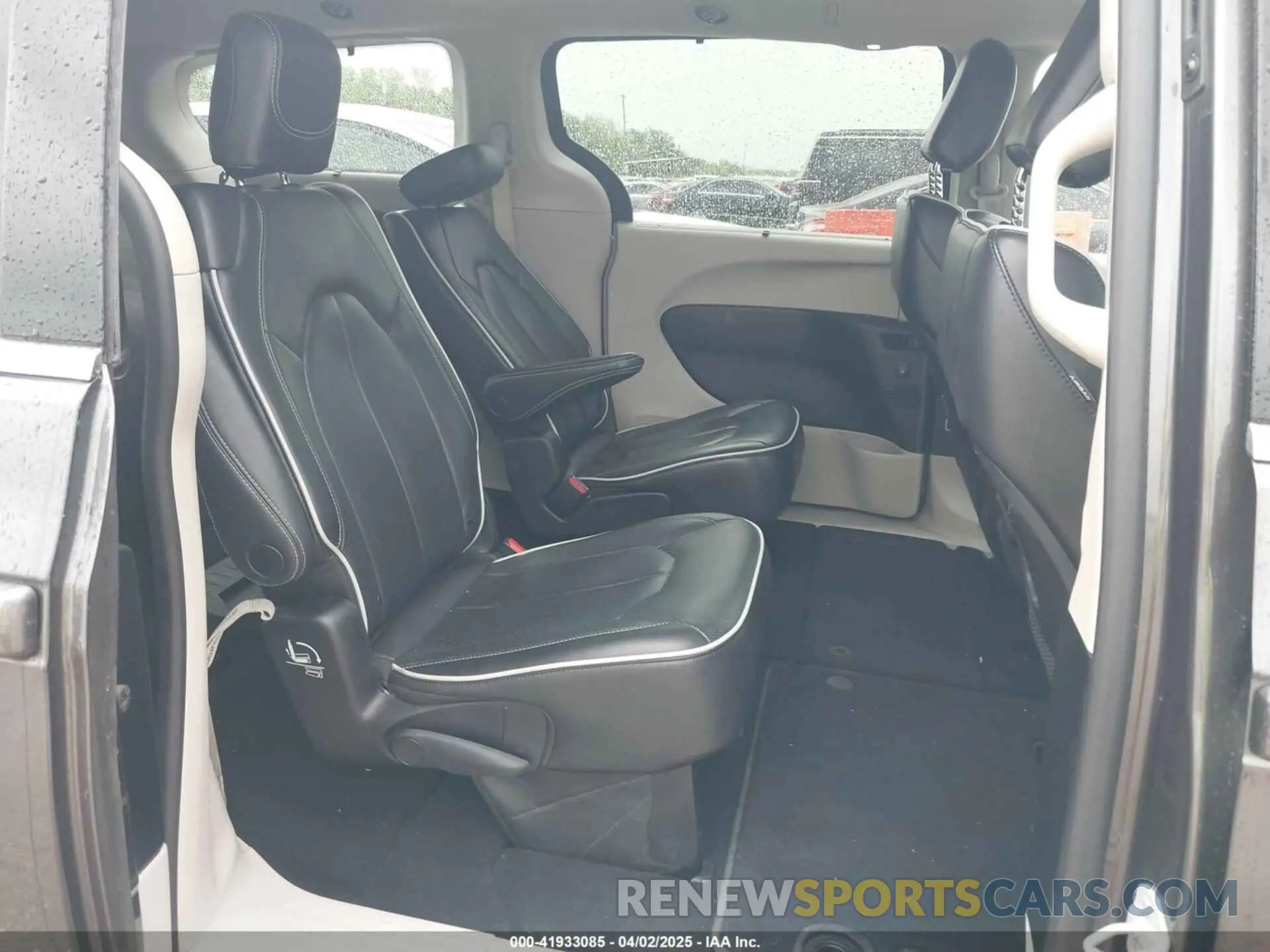 8 fotografías del automóvil dañado 2C4RC1GG3PR610904 CHRYSLER PACIFICA 2023
