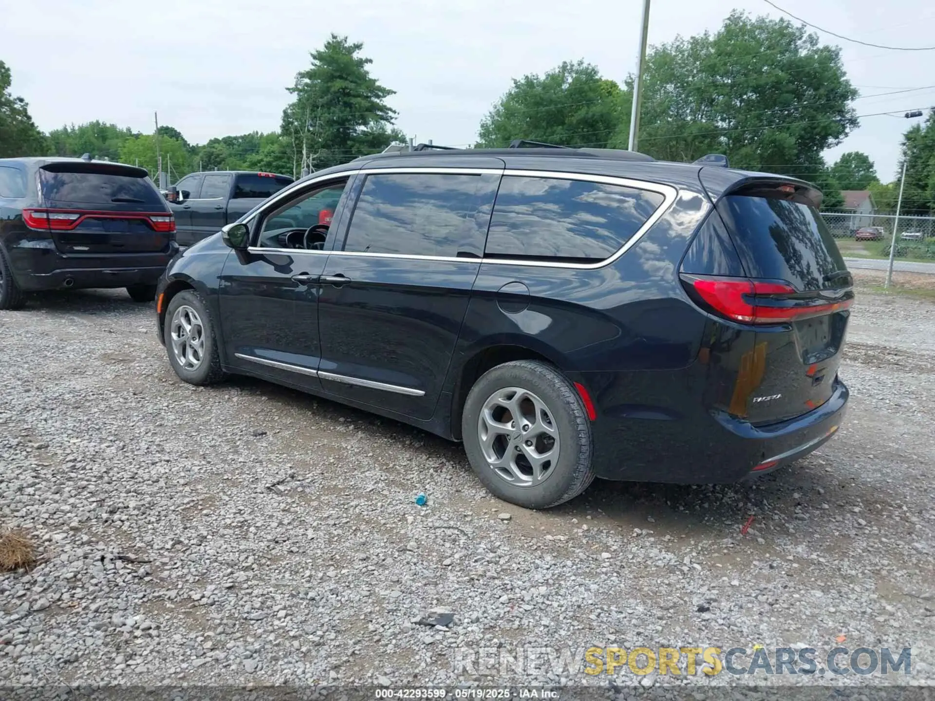 3 fotografías del automóvil dañado 2C4RC1GG4PR534609 CHRYSLER PACIFICA 2023