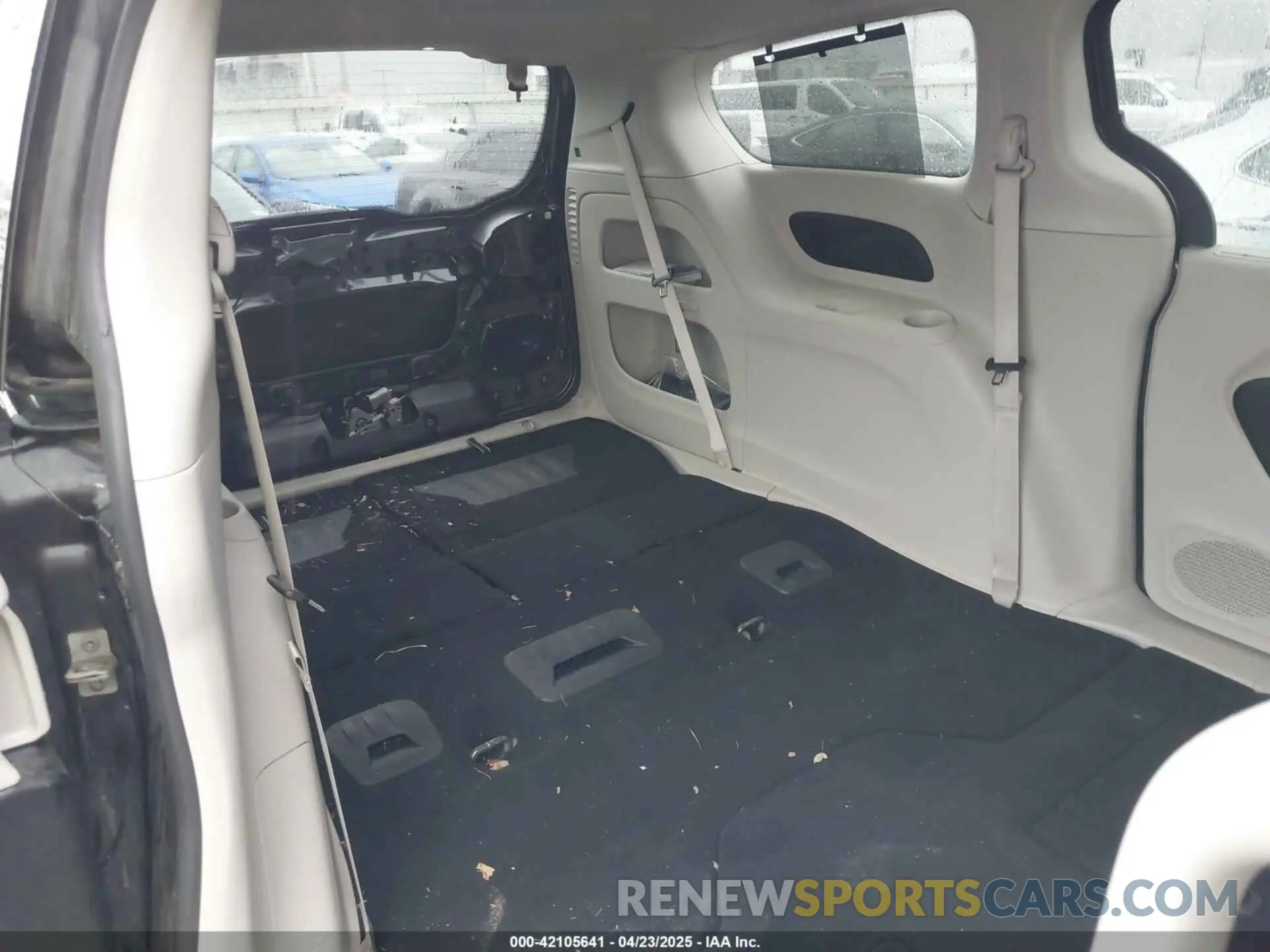 8 fotografías del automóvil dañado 2C4RC1GG9PR610843 CHRYSLER PACIFICA 2023