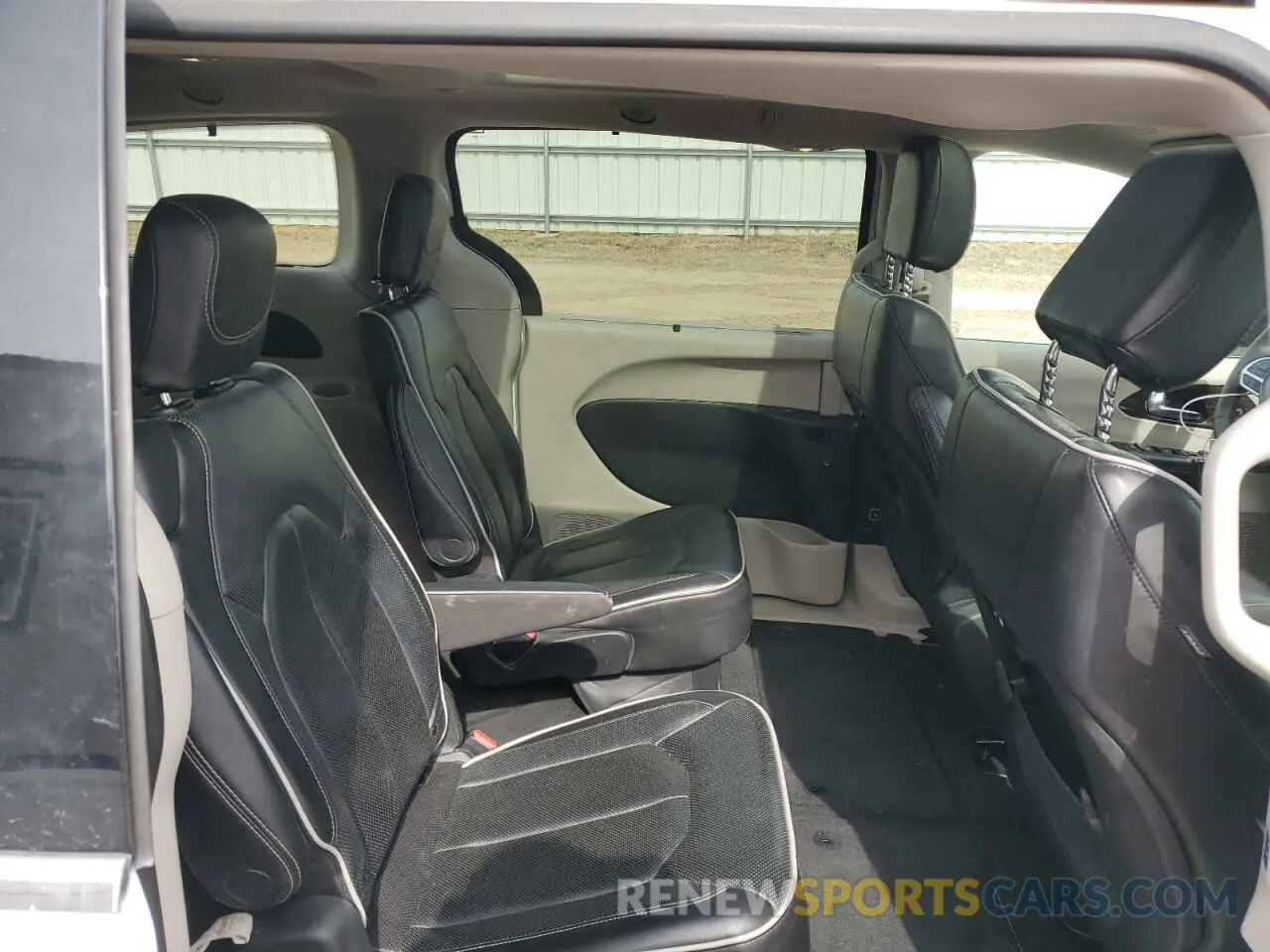 11 fotografías del automóvil dañado 2C4RC1GGXPR557747 CHRYSLER PACIFICA 2023