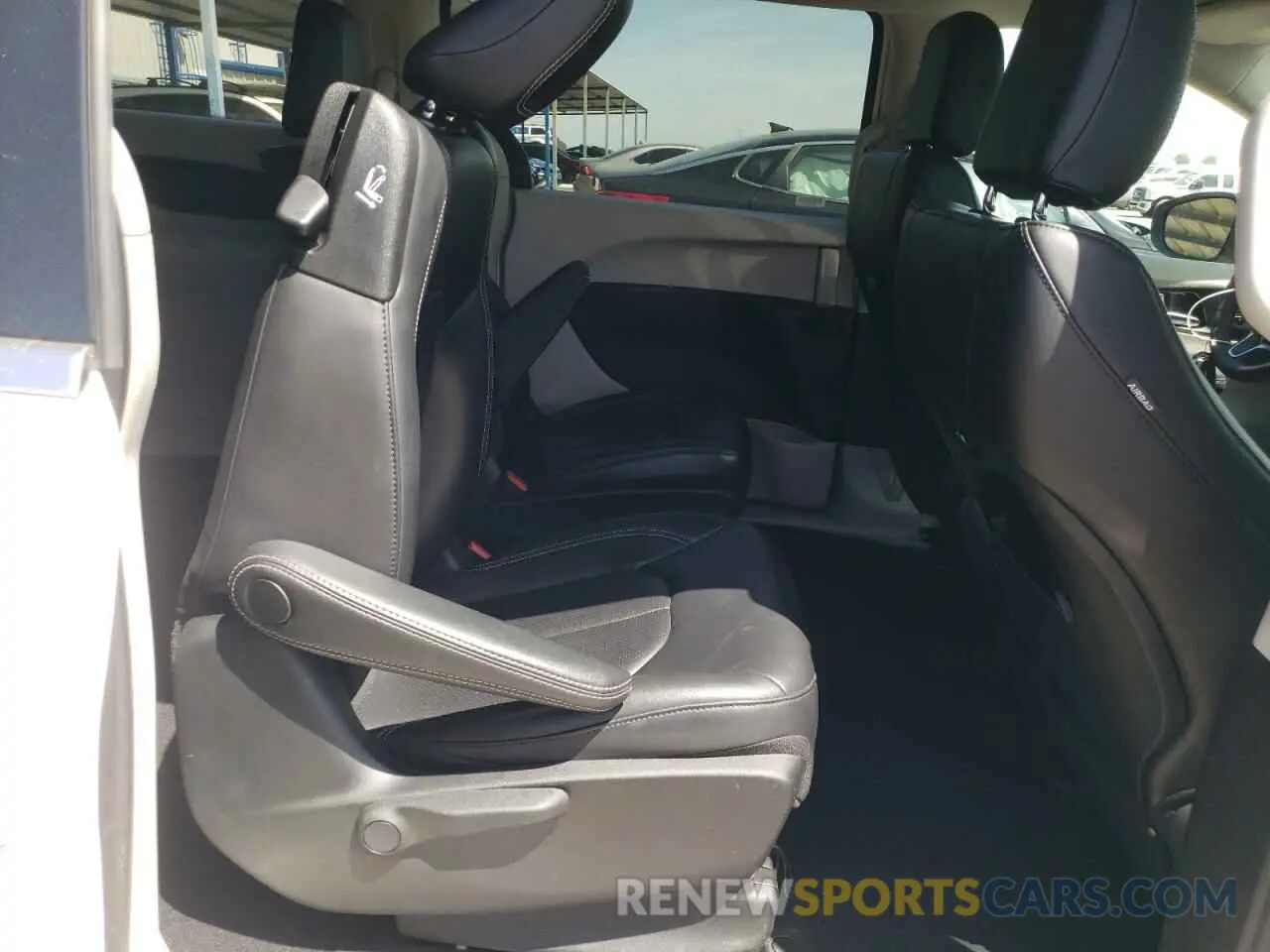 11 fotografías del automóvil dañado 2C4RC1L71PR588598 CHRYSLER PACIFICA 2023
