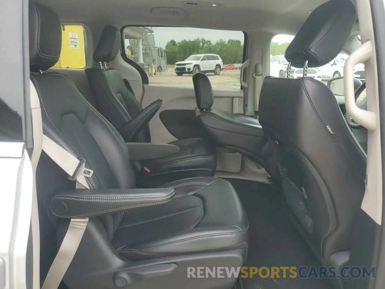 11 fotografías del automóvil dañado 2C4RC1L72PR588898 CHRYSLER PACIFICA 2023