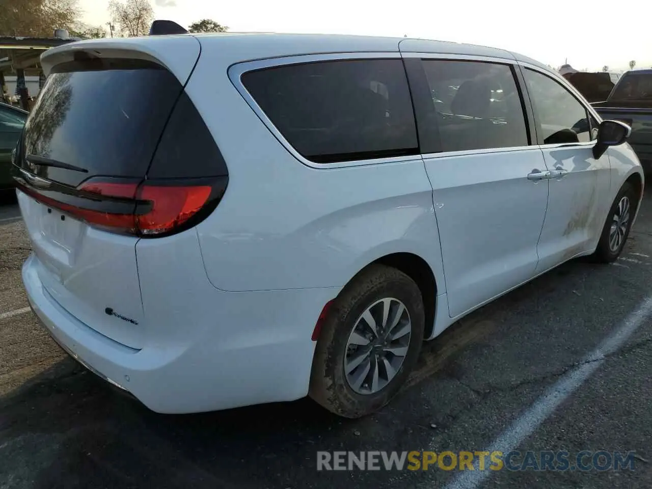 3 fotografías del automóvil dañado 2C4RC1L72PR592594 CHRYSLER PACIFICA 2023