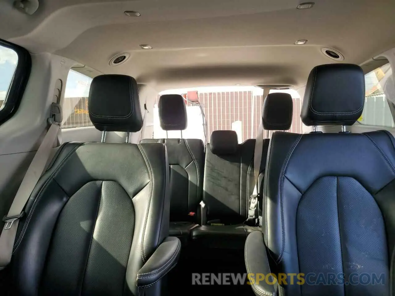 10 fotografías del automóvil dañado 2C4RC1L7XPR632260 CHRYSLER PACIFICA 2023
