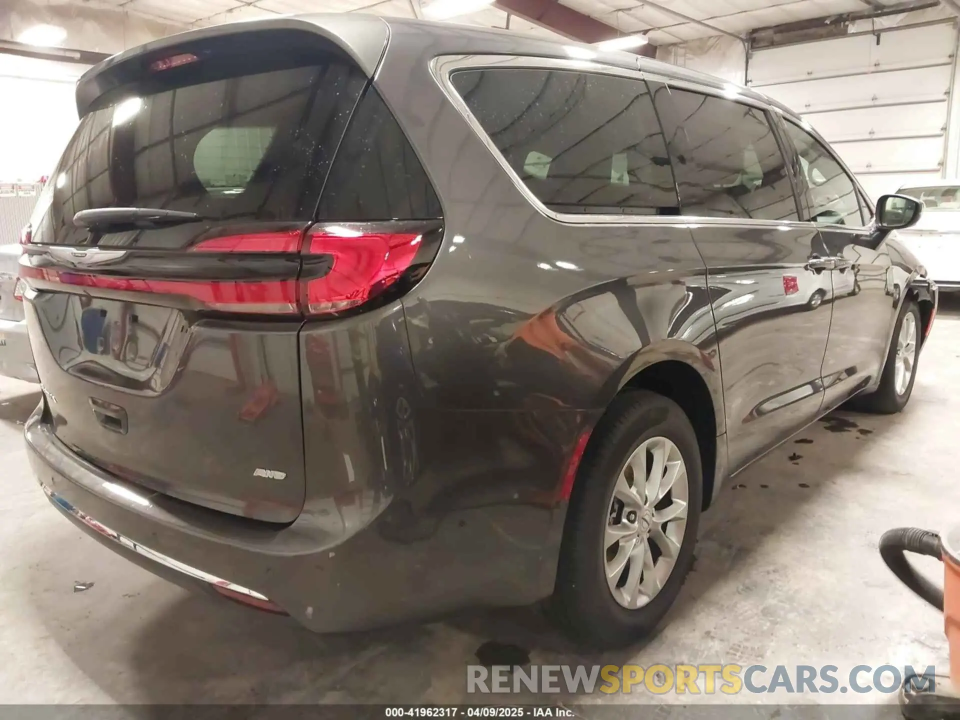 4 fotografías del automóvil dañado 2C4RC3BG3PR593105 CHRYSLER PACIFICA 2023