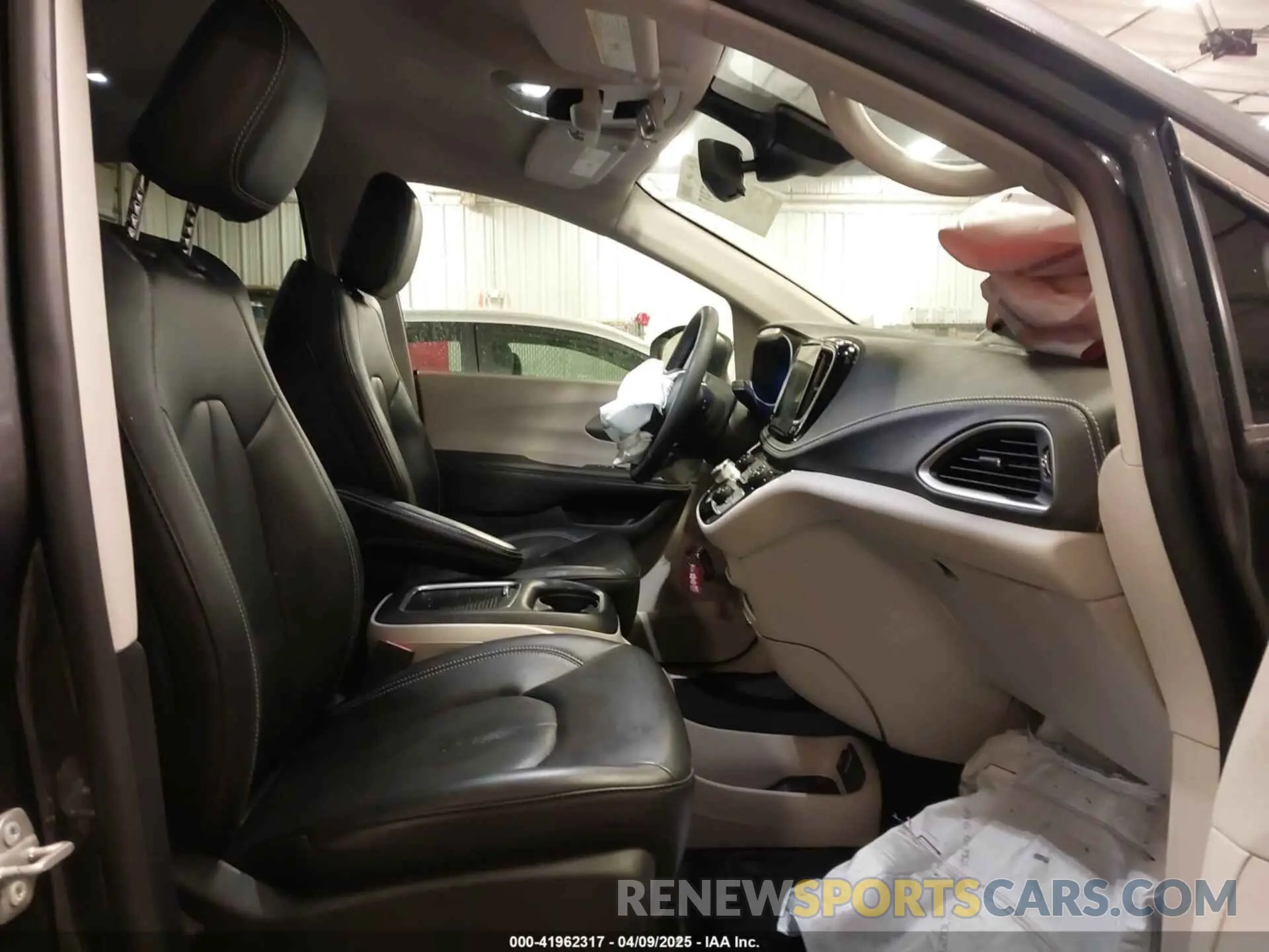 5 fotografías del automóvil dañado 2C4RC3BG3PR593105 CHRYSLER PACIFICA 2023