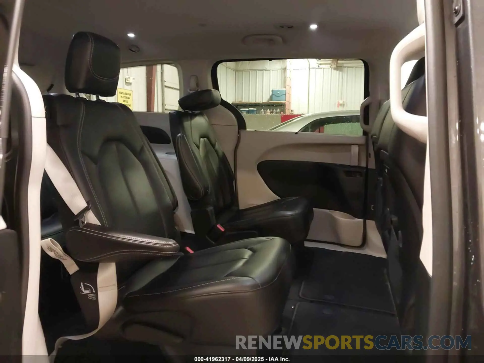 8 fotografías del automóvil dañado 2C4RC3BG3PR593105 CHRYSLER PACIFICA 2023