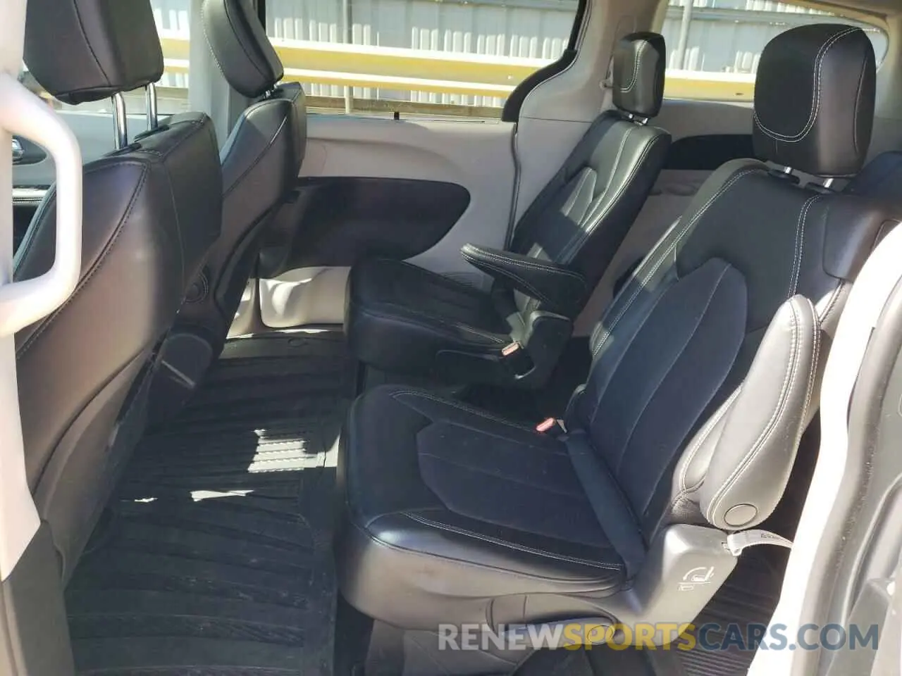 11 fotografías del automóvil dañado 2C4RC3BG7PR610147 CHRYSLER PACIFICA 2023