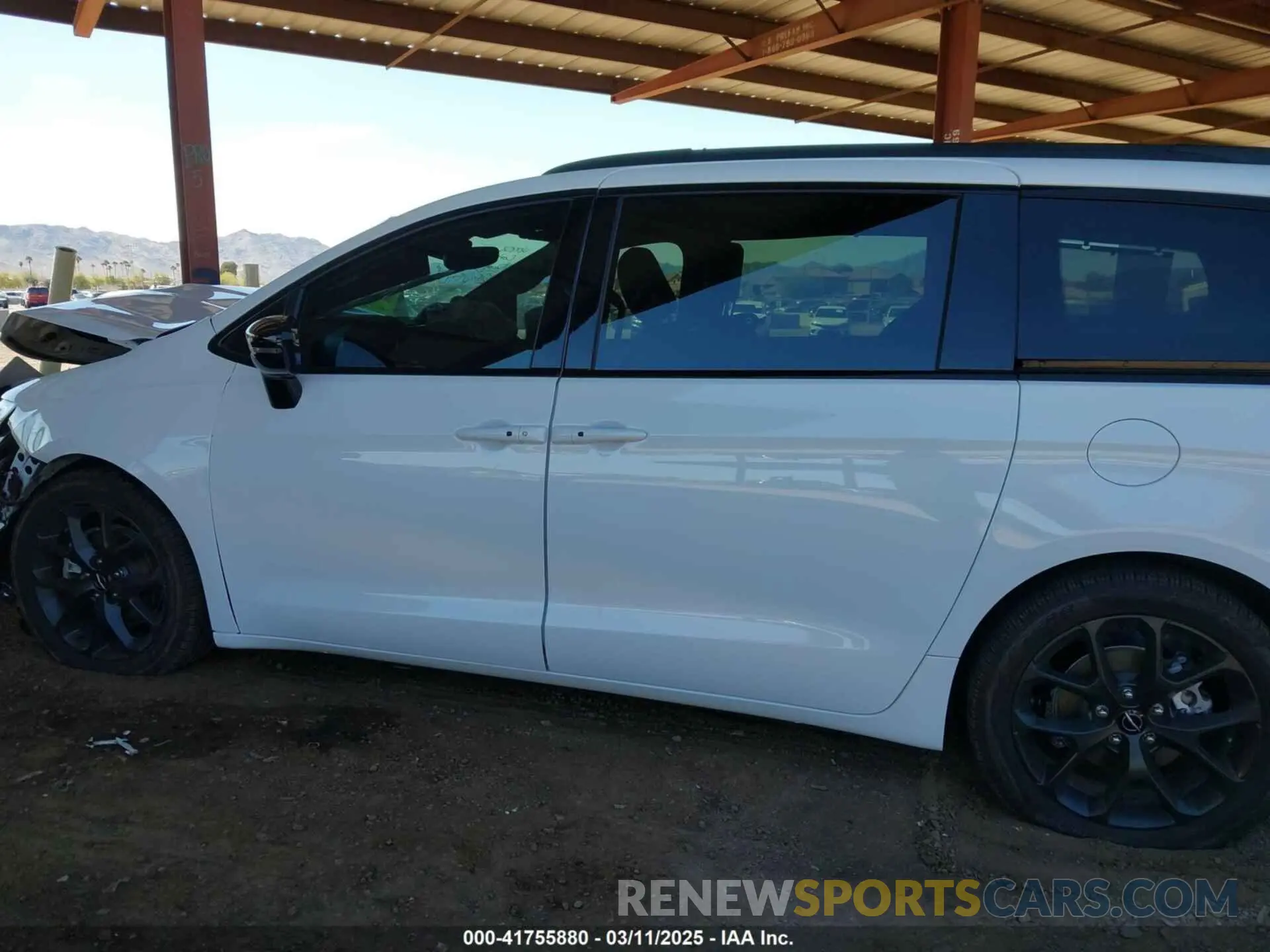 15 fotografías del automóvil dañado 2C4RC1BG0RR117000 CHRYSLER PACIFICA 2024