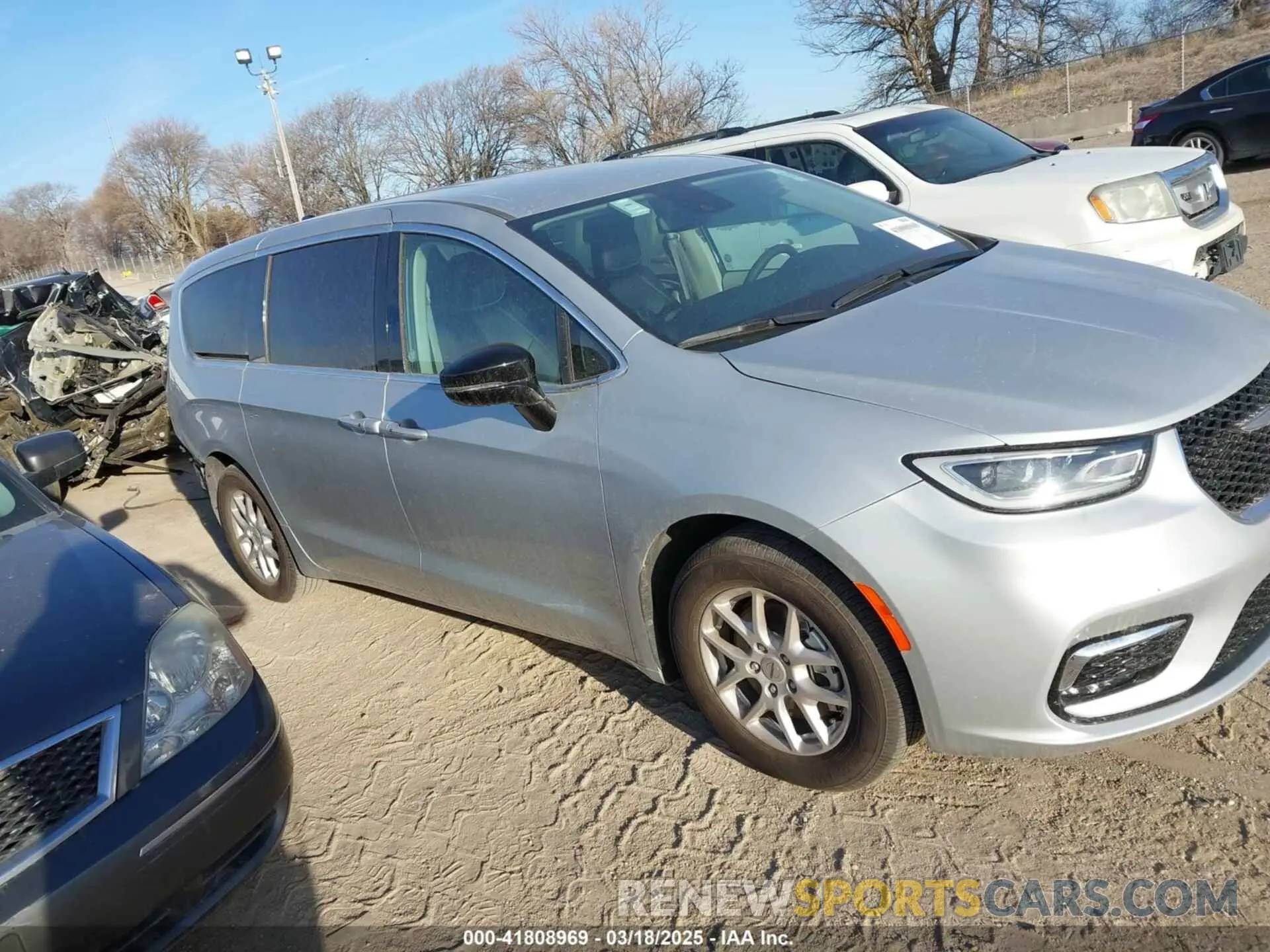 13 fotografías del automóvil dañado 2C4RC1BG0RR138963 CHRYSLER PACIFICA 2024
