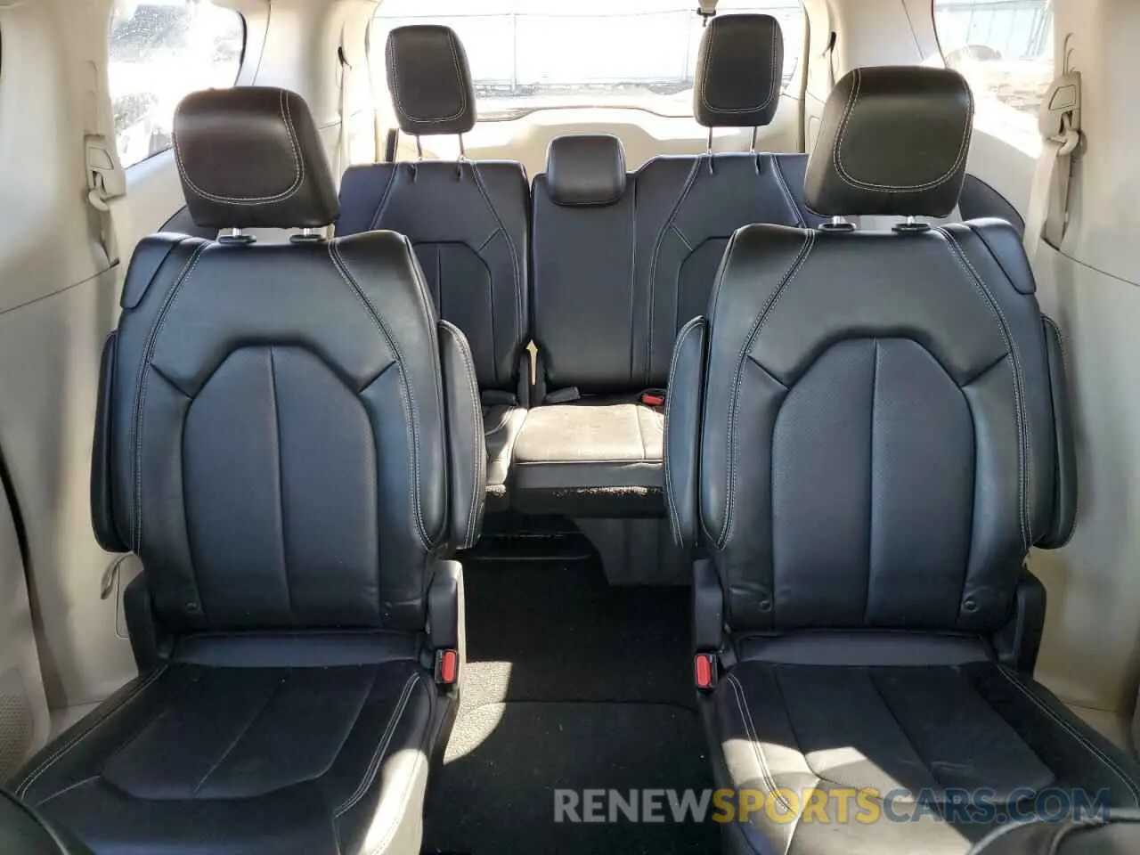 10 fotografías del automóvil dañado 2C4RC1BG0RR140020 CHRYSLER PACIFICA 2024