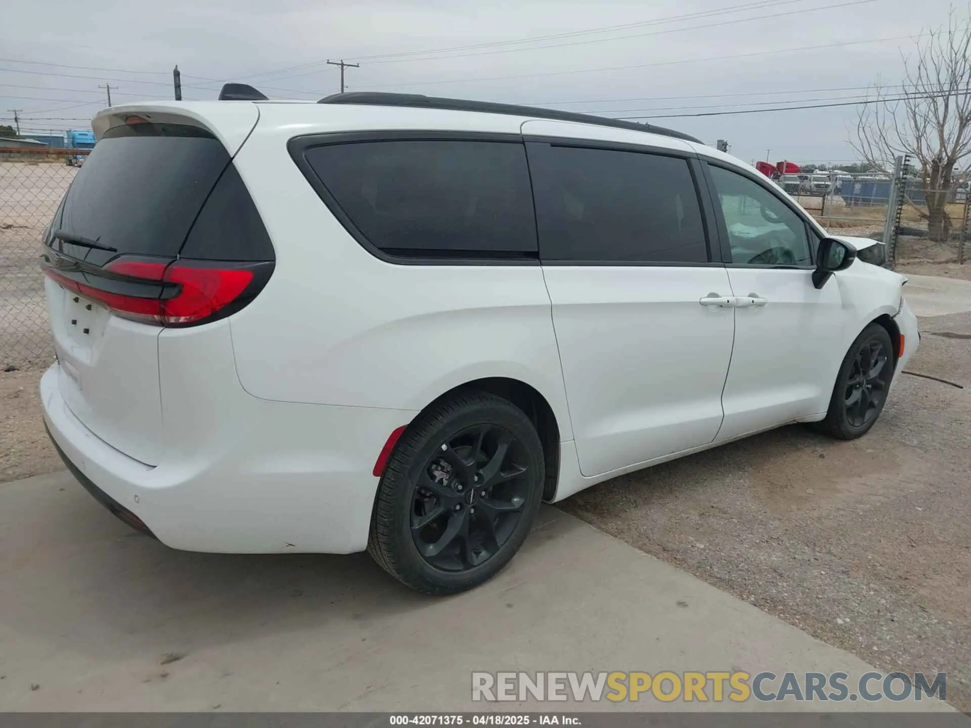 4 fotografías del automóvil dañado 2C4RC1BG0RR184289 CHRYSLER PACIFICA 2024