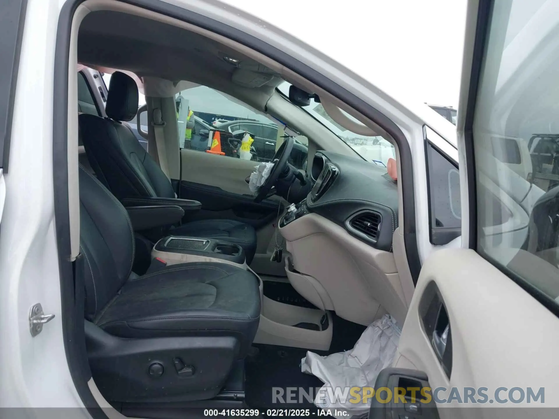 5 fotografías del automóvil dañado 2C4RC1BG1RR137272 CHRYSLER PACIFICA 2024