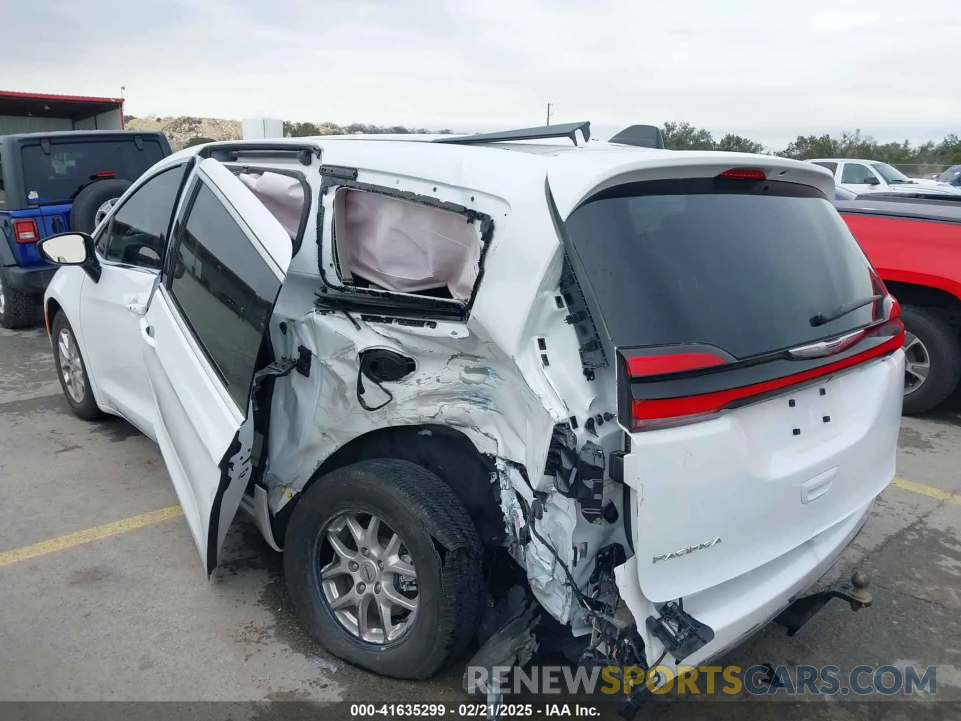 6 fotografías del automóvil dañado 2C4RC1BG1RR137272 CHRYSLER PACIFICA 2024