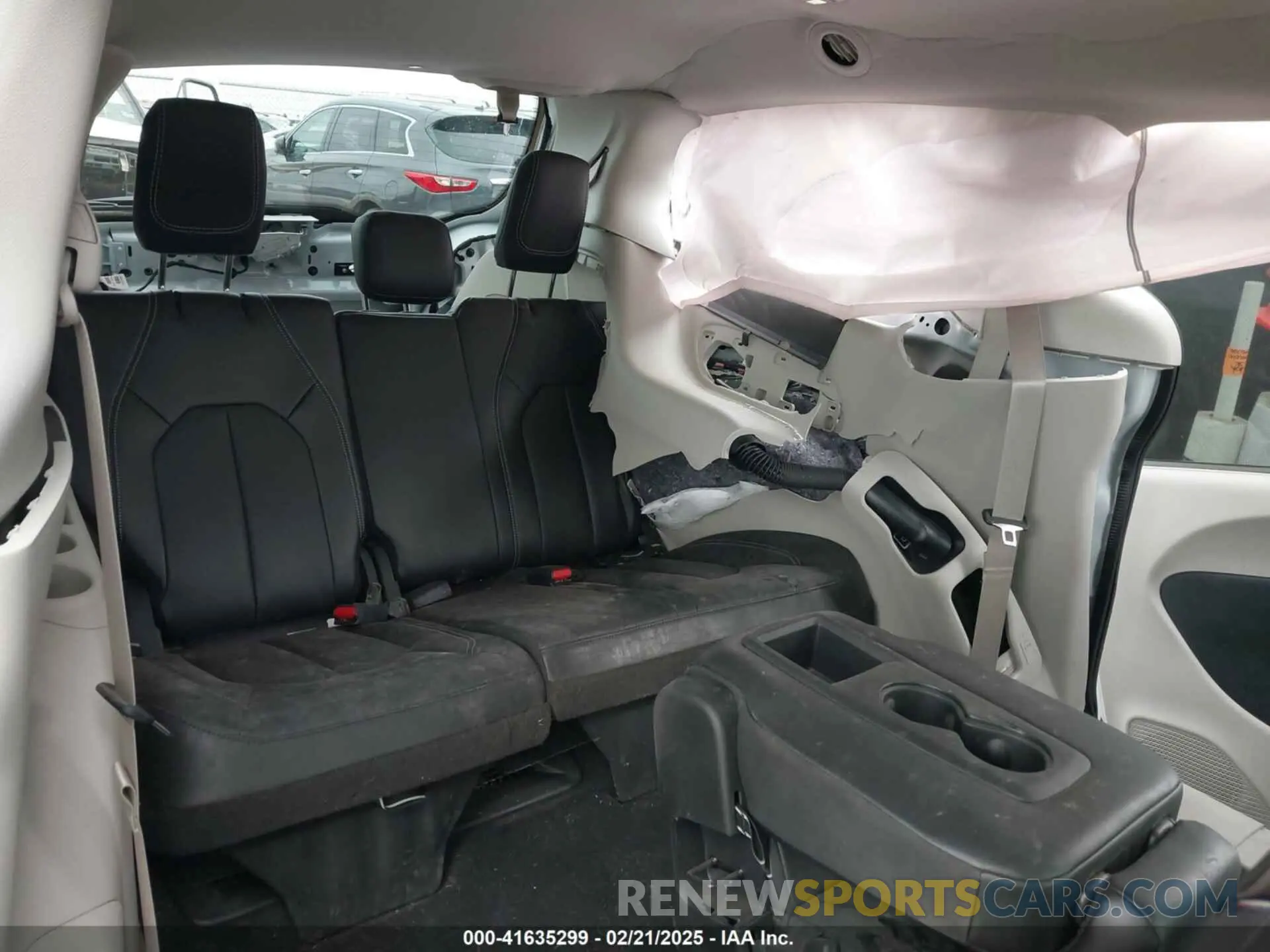 8 fotografías del automóvil dañado 2C4RC1BG1RR137272 CHRYSLER PACIFICA 2024