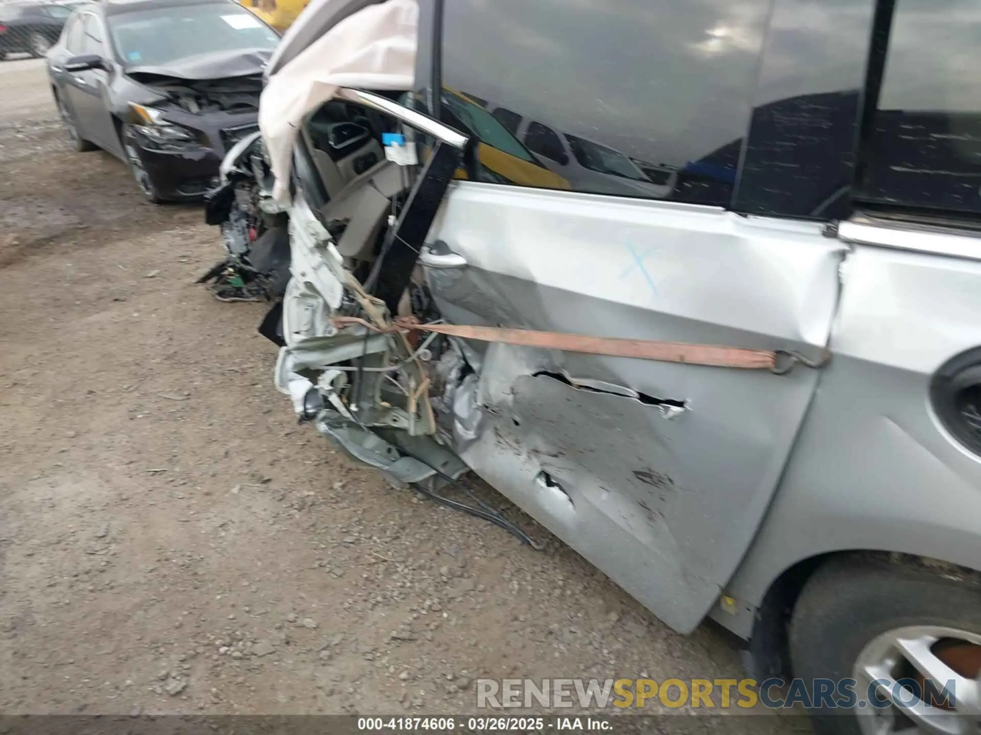 17 fotografías del automóvil dañado 2C4RC1BG2RR155439 CHRYSLER PACIFICA 2024