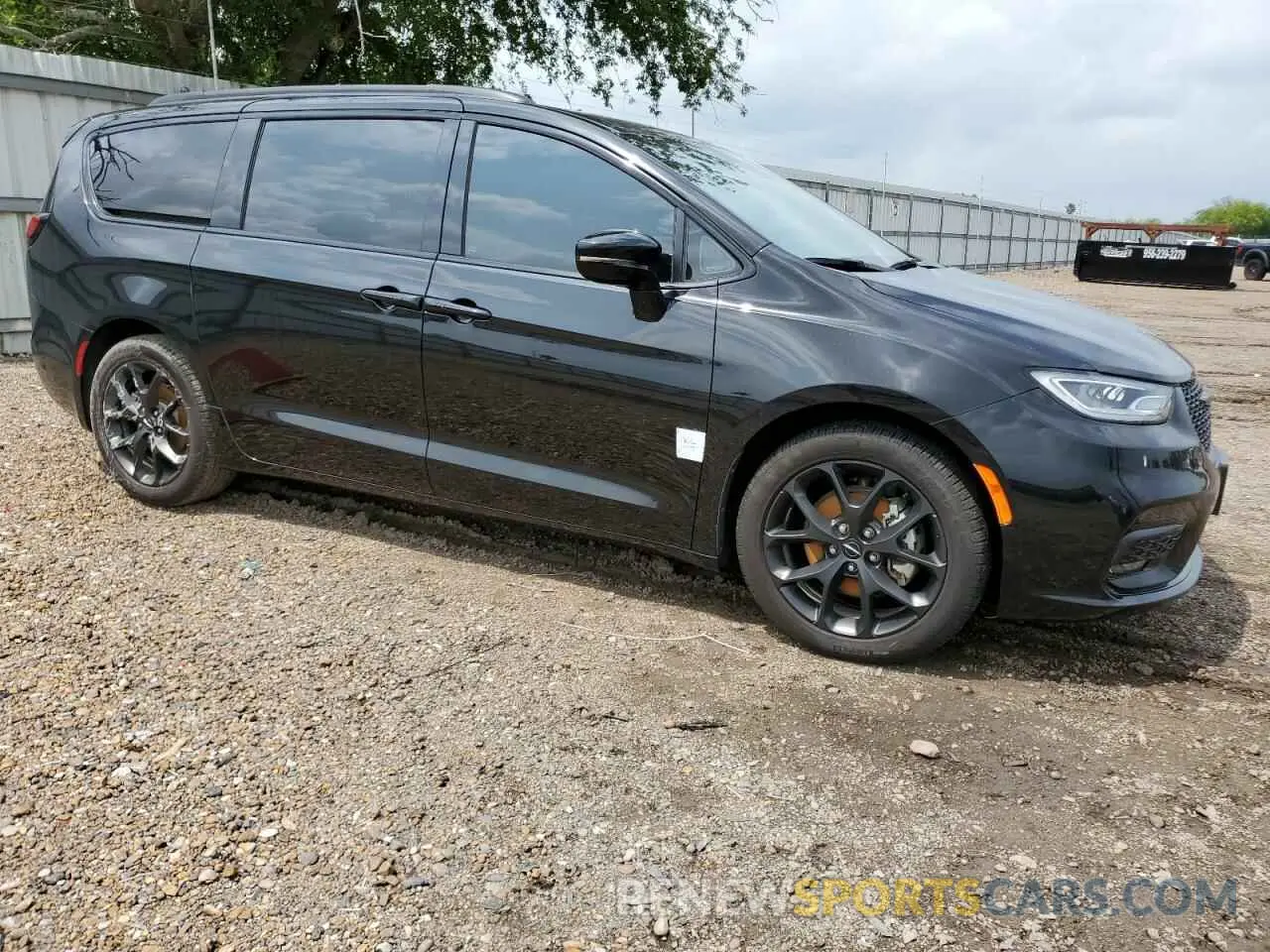 4 fotografías del automóvil dañado 2C4RC1BG2RR190336 CHRYSLER PACIFICA 2024