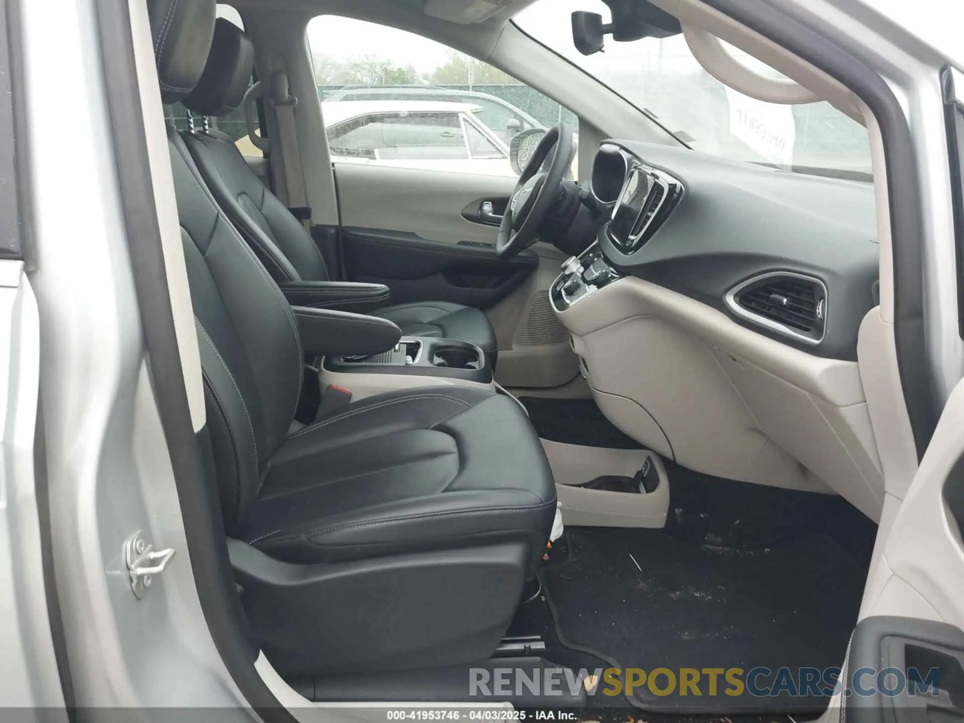 5 fotografías del automóvil dañado 2C4RC1BG3RR133286 CHRYSLER PACIFICA 2024