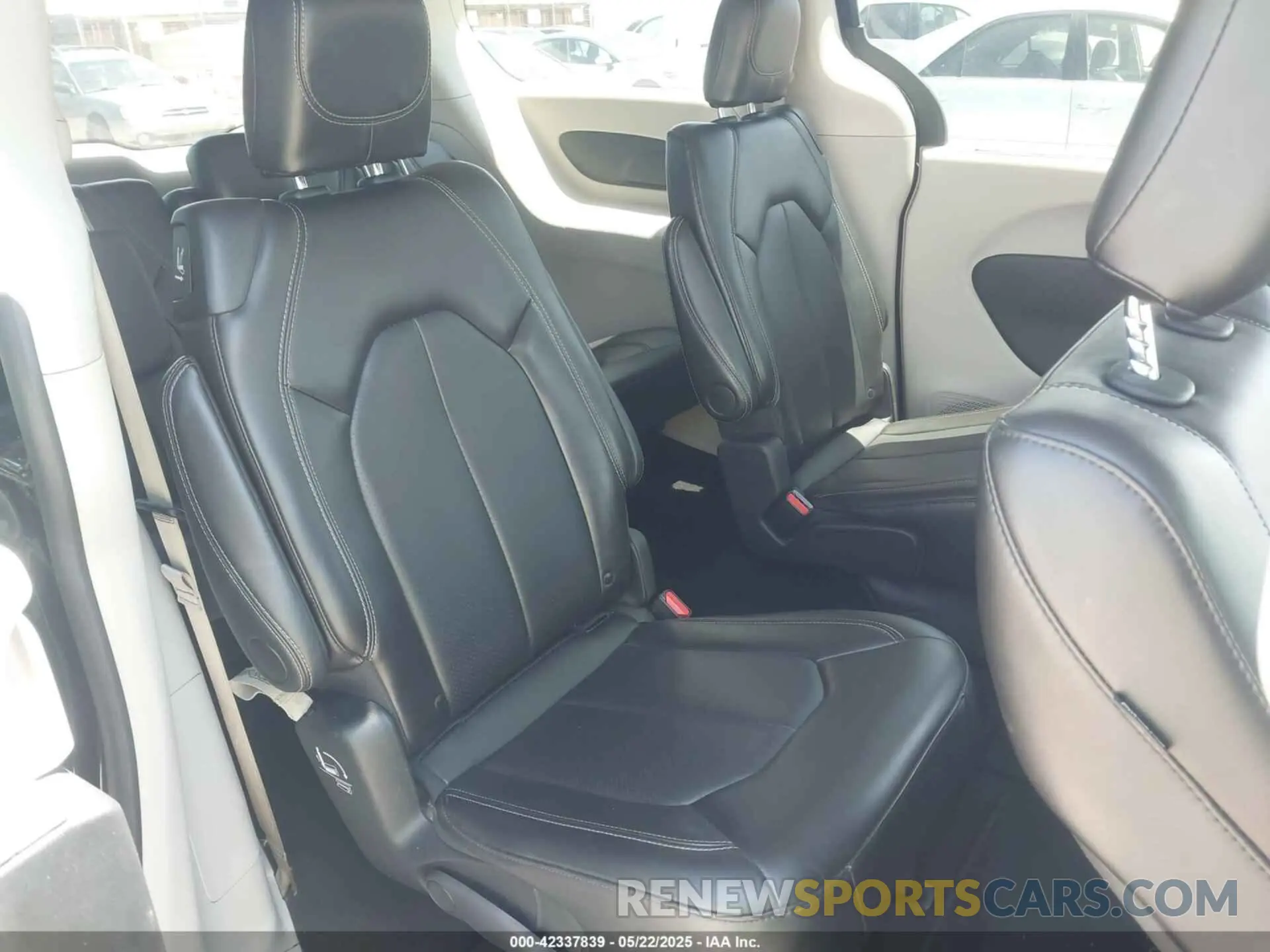 8 fotografías del automóvil dañado 2C4RC1BG3RR162402 CHRYSLER PACIFICA 2024