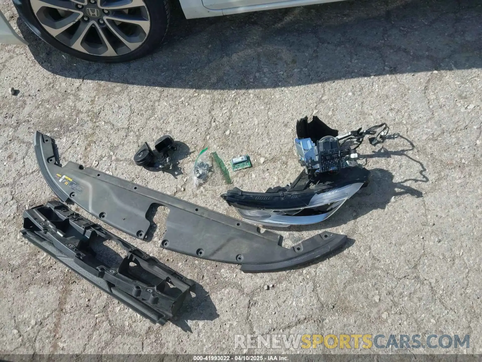 12 fotografías del automóvil dañado 2C4RC1BG3RR179345 CHRYSLER PACIFICA 2024