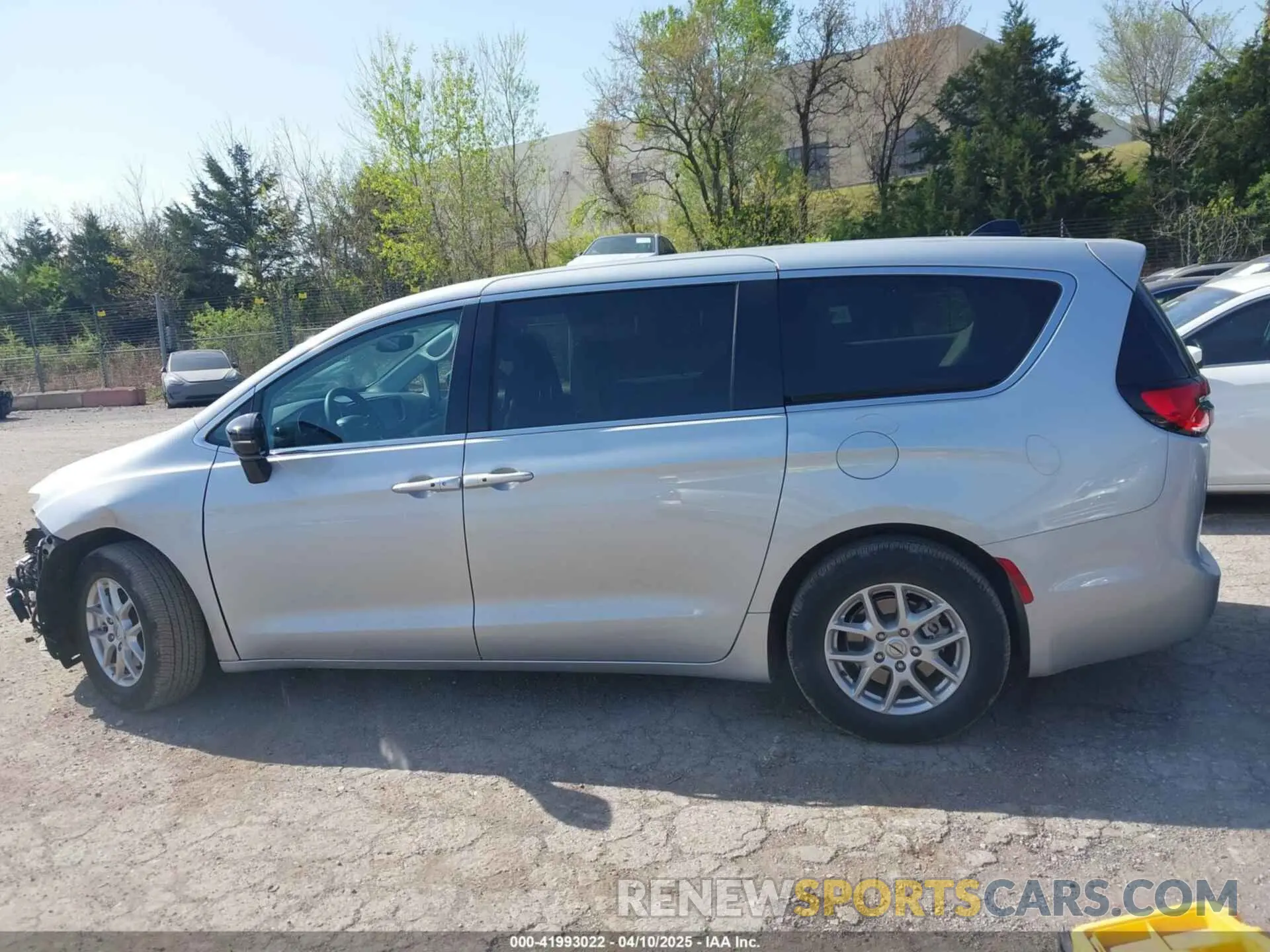 14 fotografías del automóvil dañado 2C4RC1BG3RR179345 CHRYSLER PACIFICA 2024