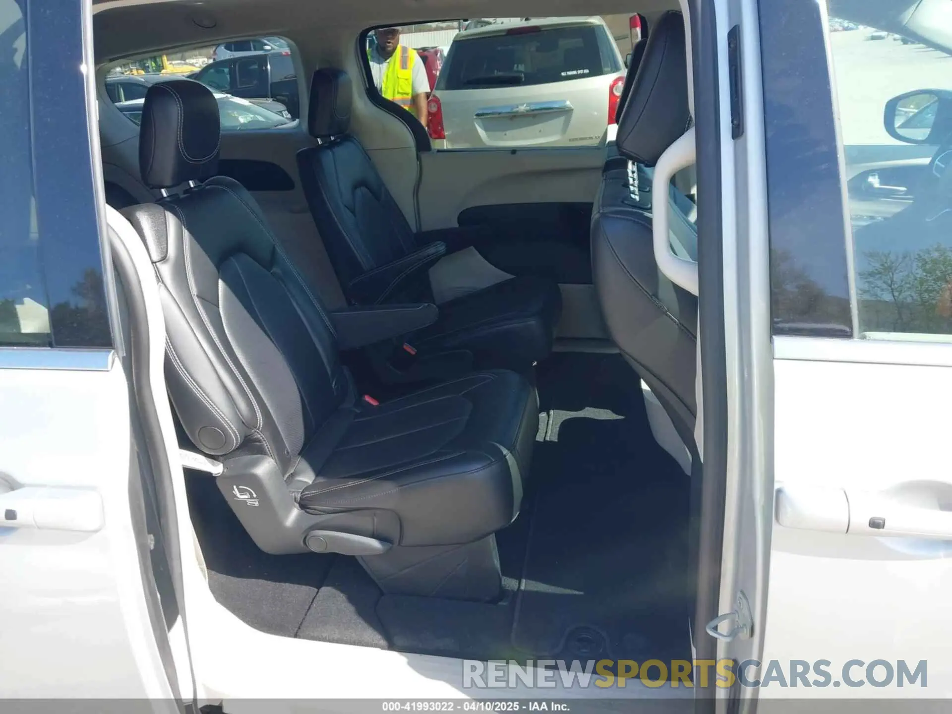 8 fotografías del automóvil dañado 2C4RC1BG3RR179345 CHRYSLER PACIFICA 2024