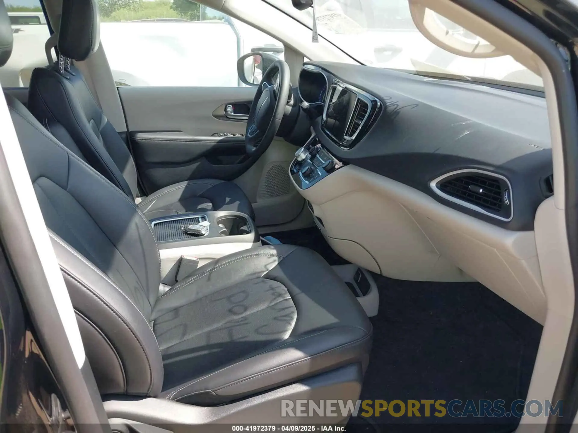 5 fotografías del automóvil dañado 2C4RC1BG3RR186795 CHRYSLER PACIFICA 2024