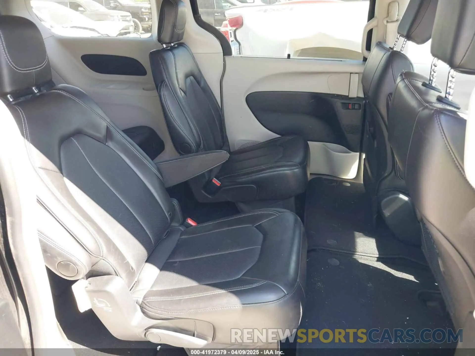 8 fotografías del automóvil dañado 2C4RC1BG3RR186795 CHRYSLER PACIFICA 2024