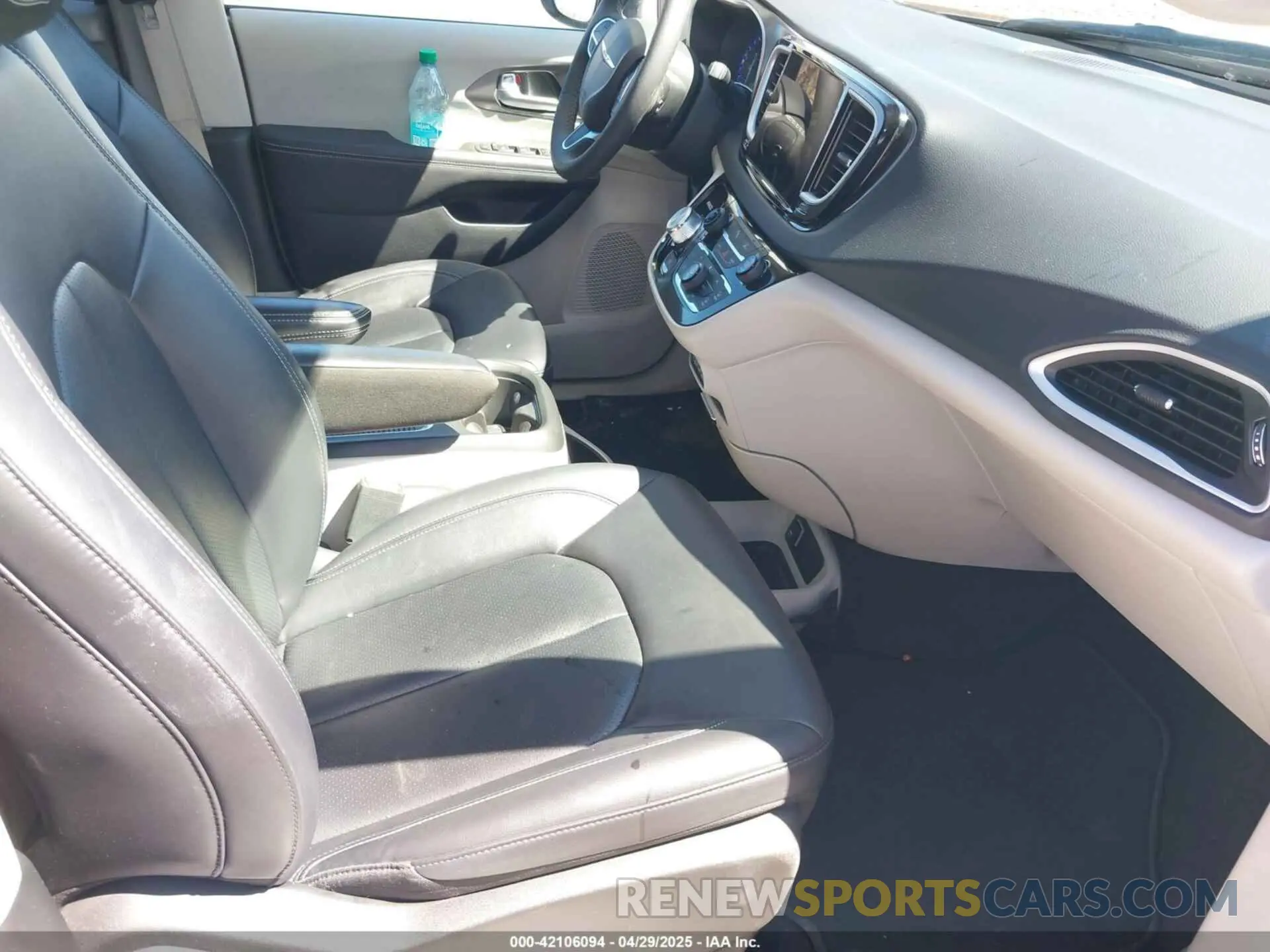 5 fotografías del automóvil dañado 2C4RC1BG4RR129831 CHRYSLER PACIFICA 2024