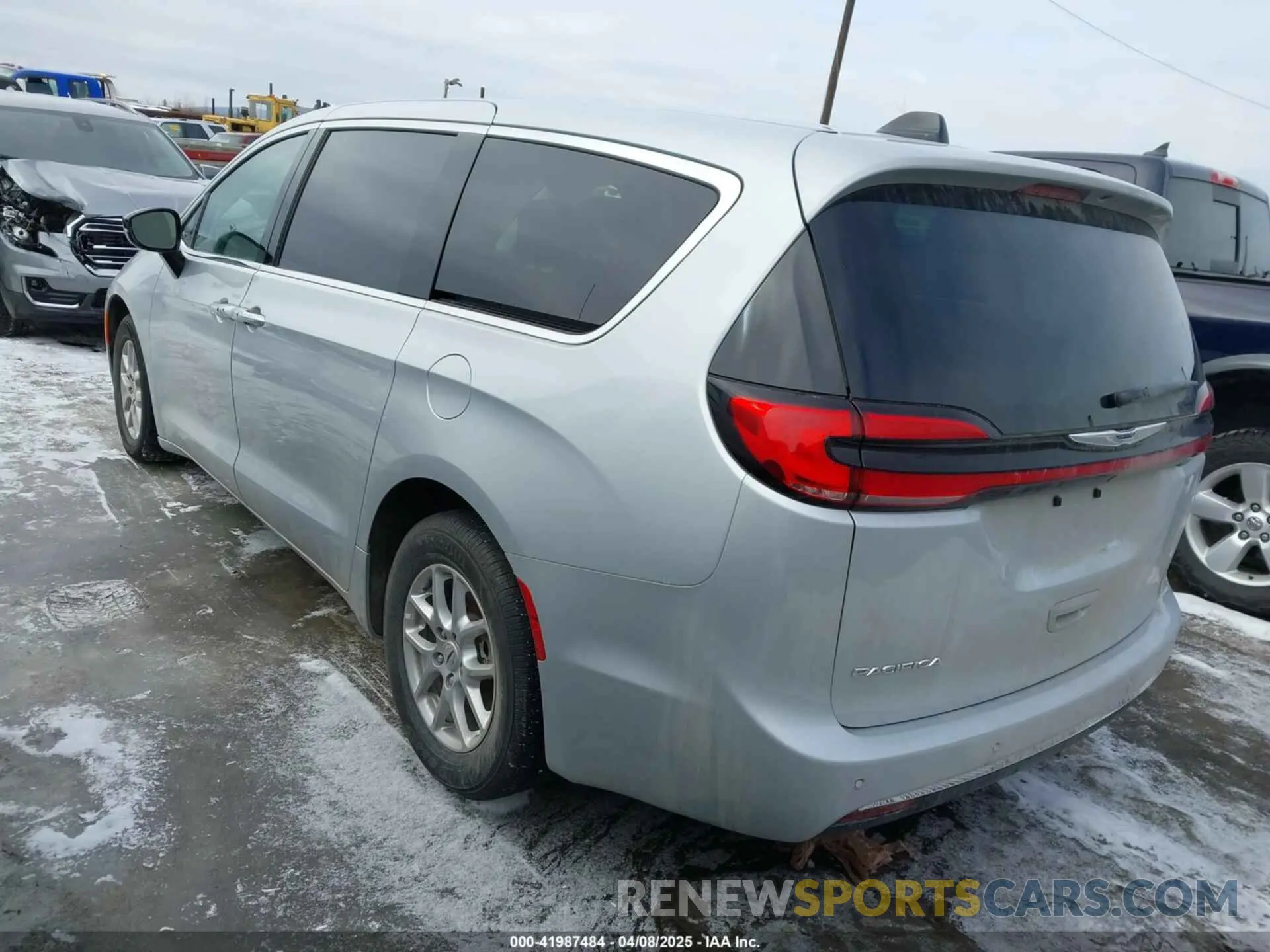3 fotografías del automóvil dañado 2C4RC1BG4RR159301 CHRYSLER PACIFICA 2024