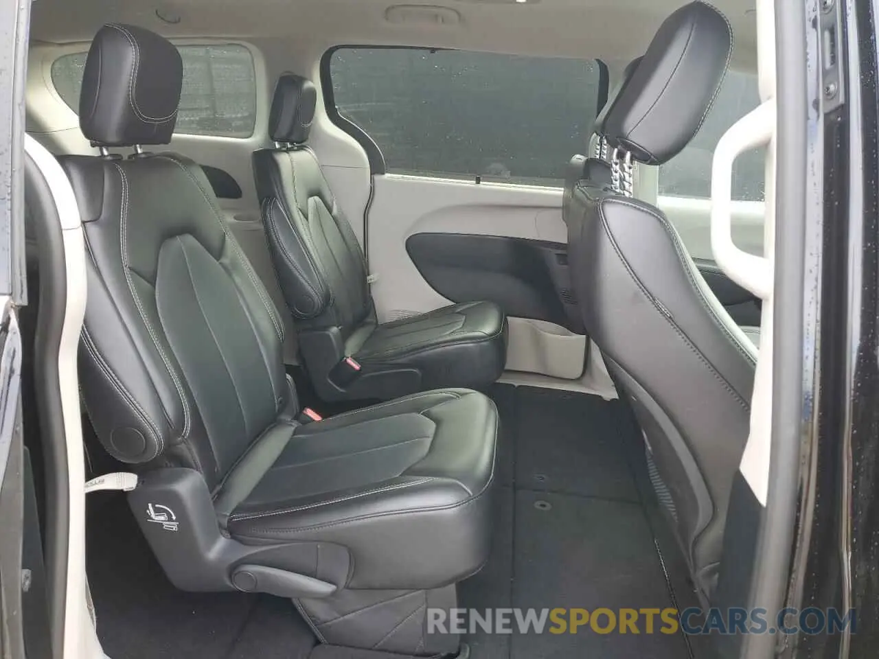 11 fotografías del automóvil dañado 2C4RC1BG4RR172470 CHRYSLER PACIFICA 2024