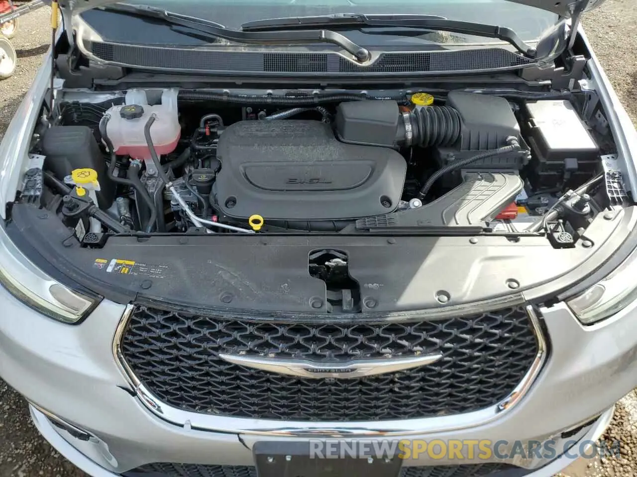 12 fotografías del automóvil dañado 2C4RC1BG4RR178897 CHRYSLER PACIFICA 2024