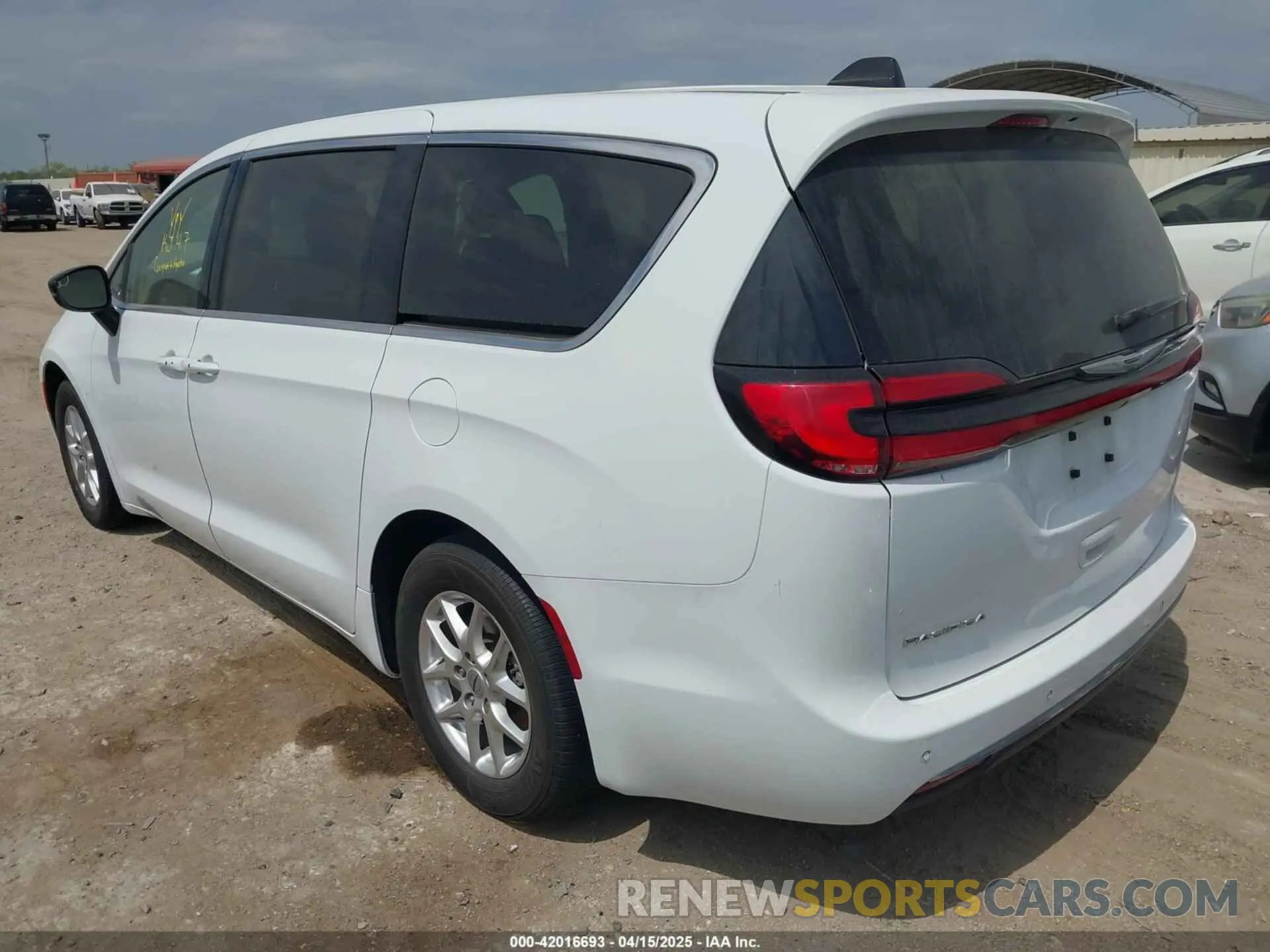 3 fotografías del automóvil dañado 2C4RC1BG5RR120099 CHRYSLER PACIFICA 2024