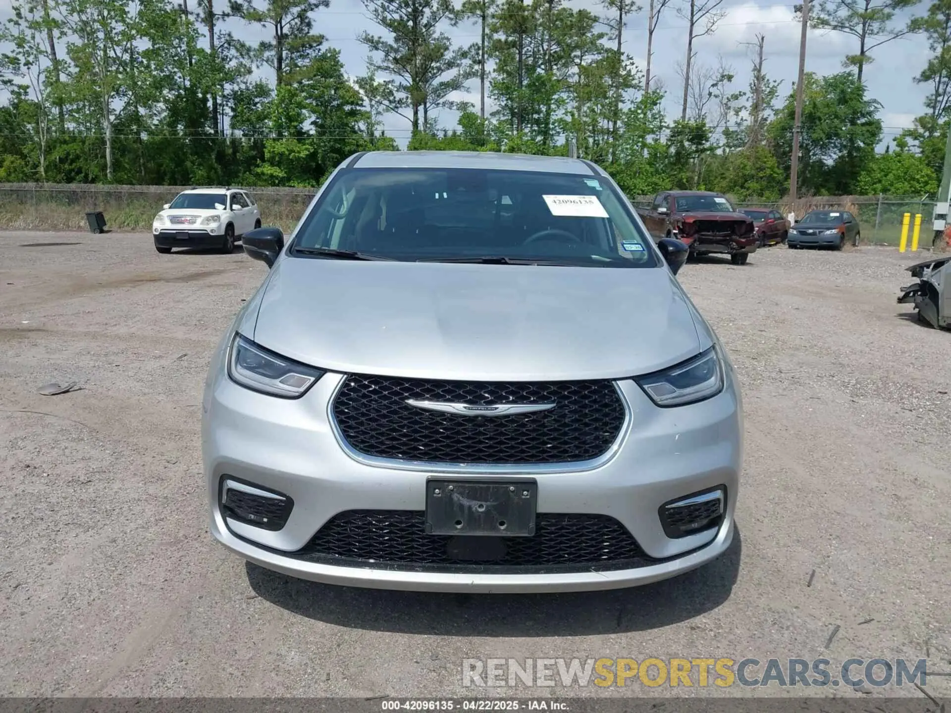 12 fotografías del automóvil dañado 2C4RC1BG5RR132205 CHRYSLER PACIFICA 2024