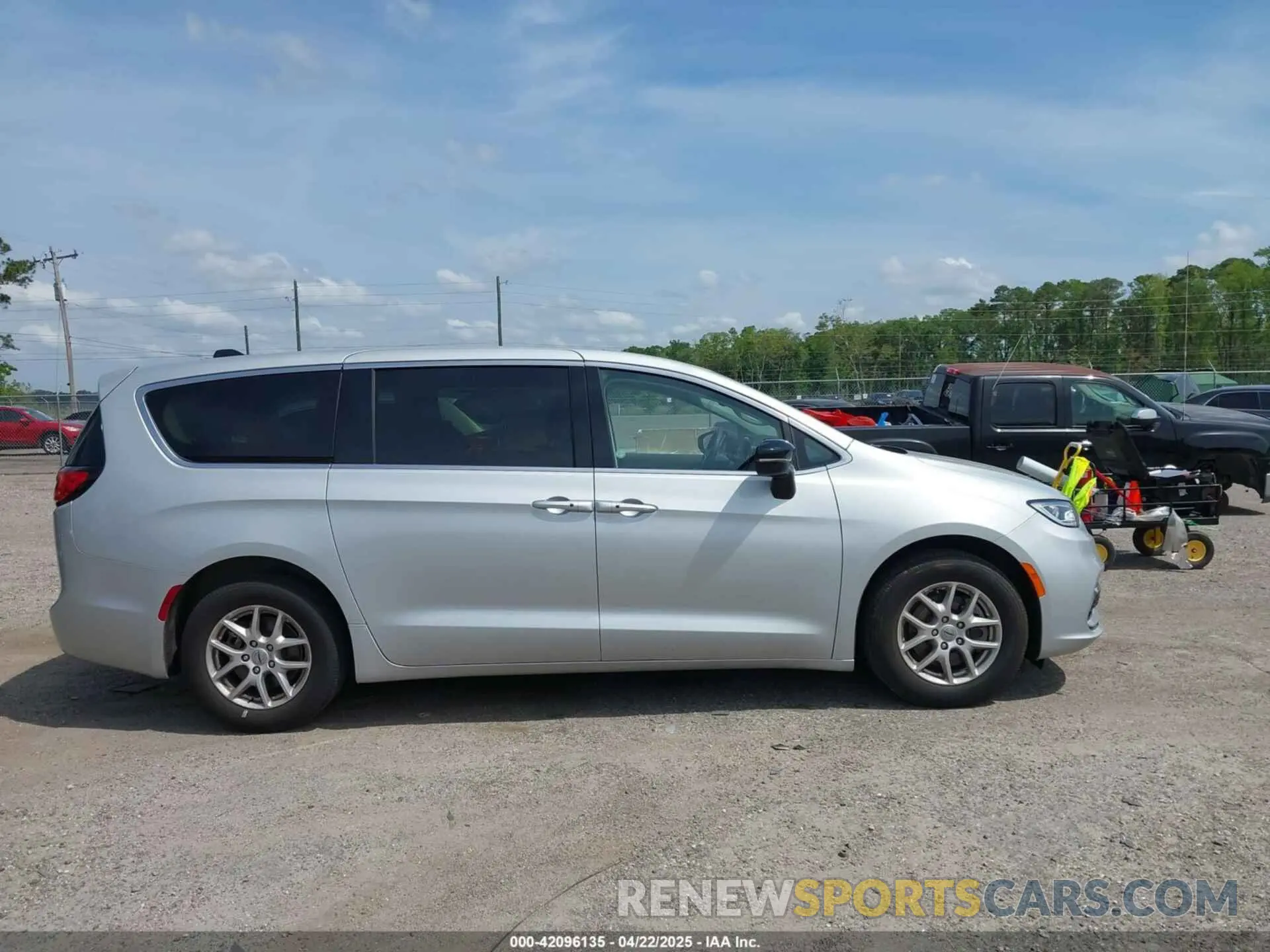 13 fotografías del automóvil dañado 2C4RC1BG5RR132205 CHRYSLER PACIFICA 2024