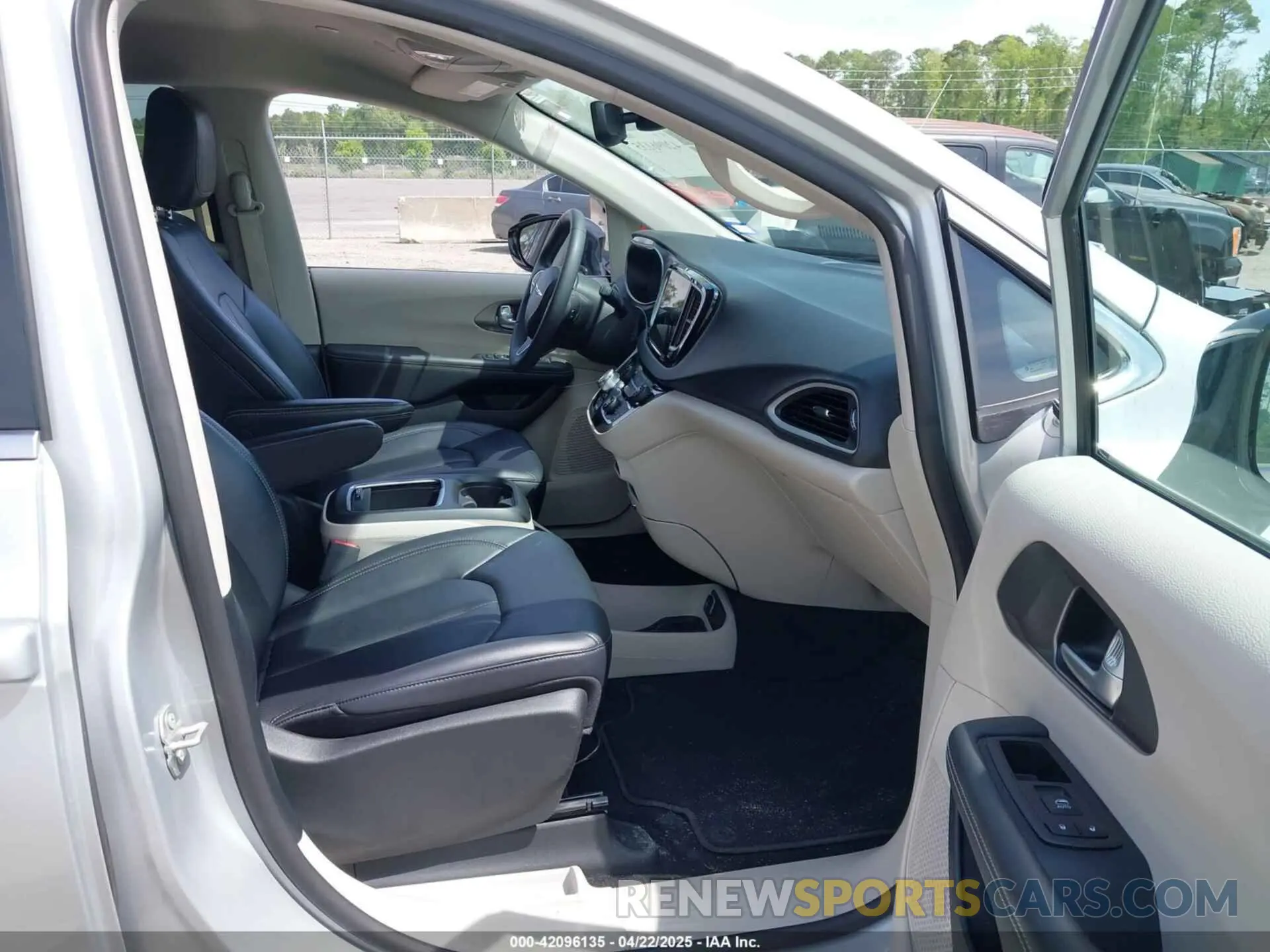 5 fotografías del automóvil dañado 2C4RC1BG5RR132205 CHRYSLER PACIFICA 2024