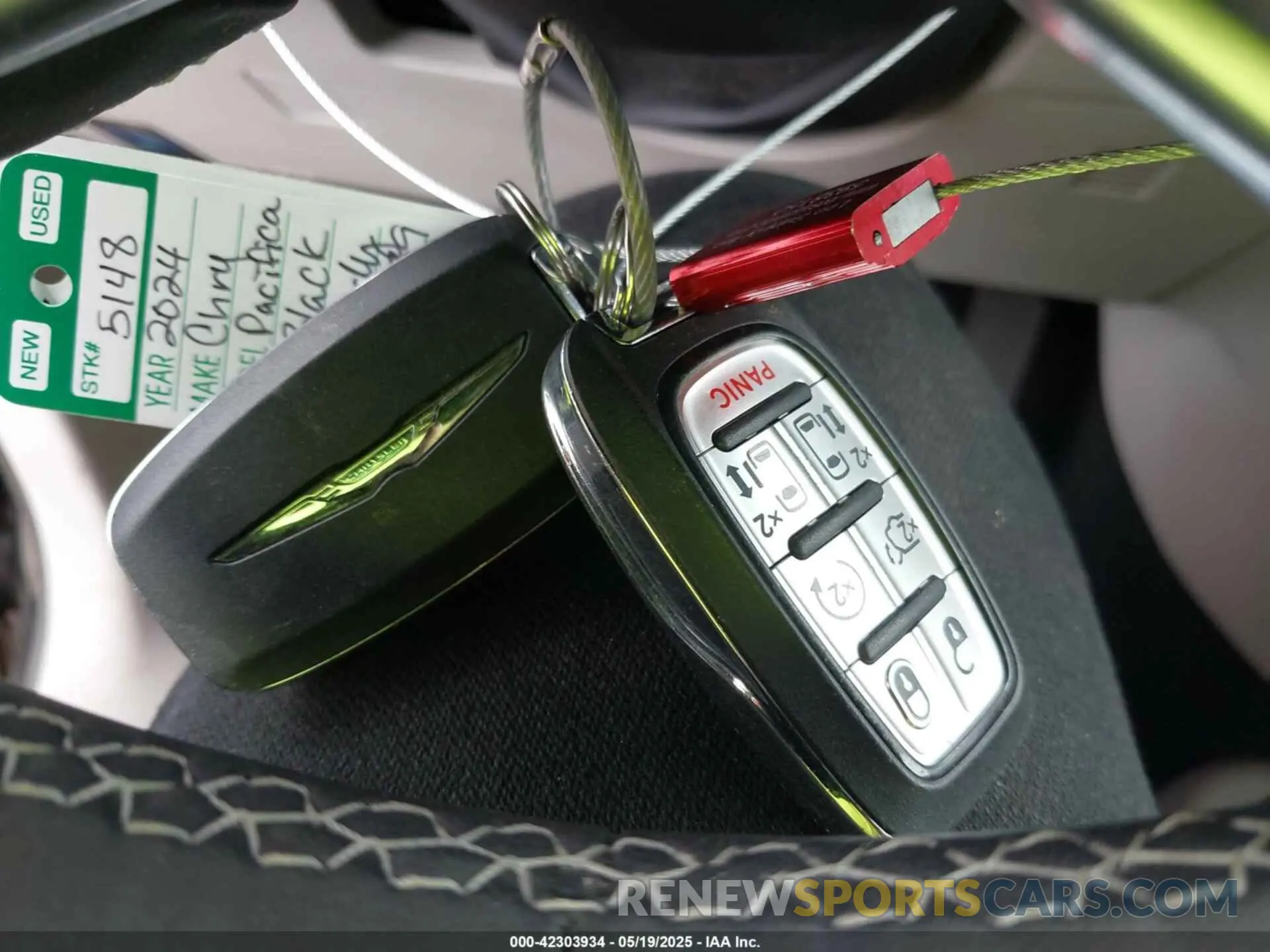 11 fotografías del automóvil dañado 2C4RC1BG5RR136139 CHRYSLER PACIFICA 2024