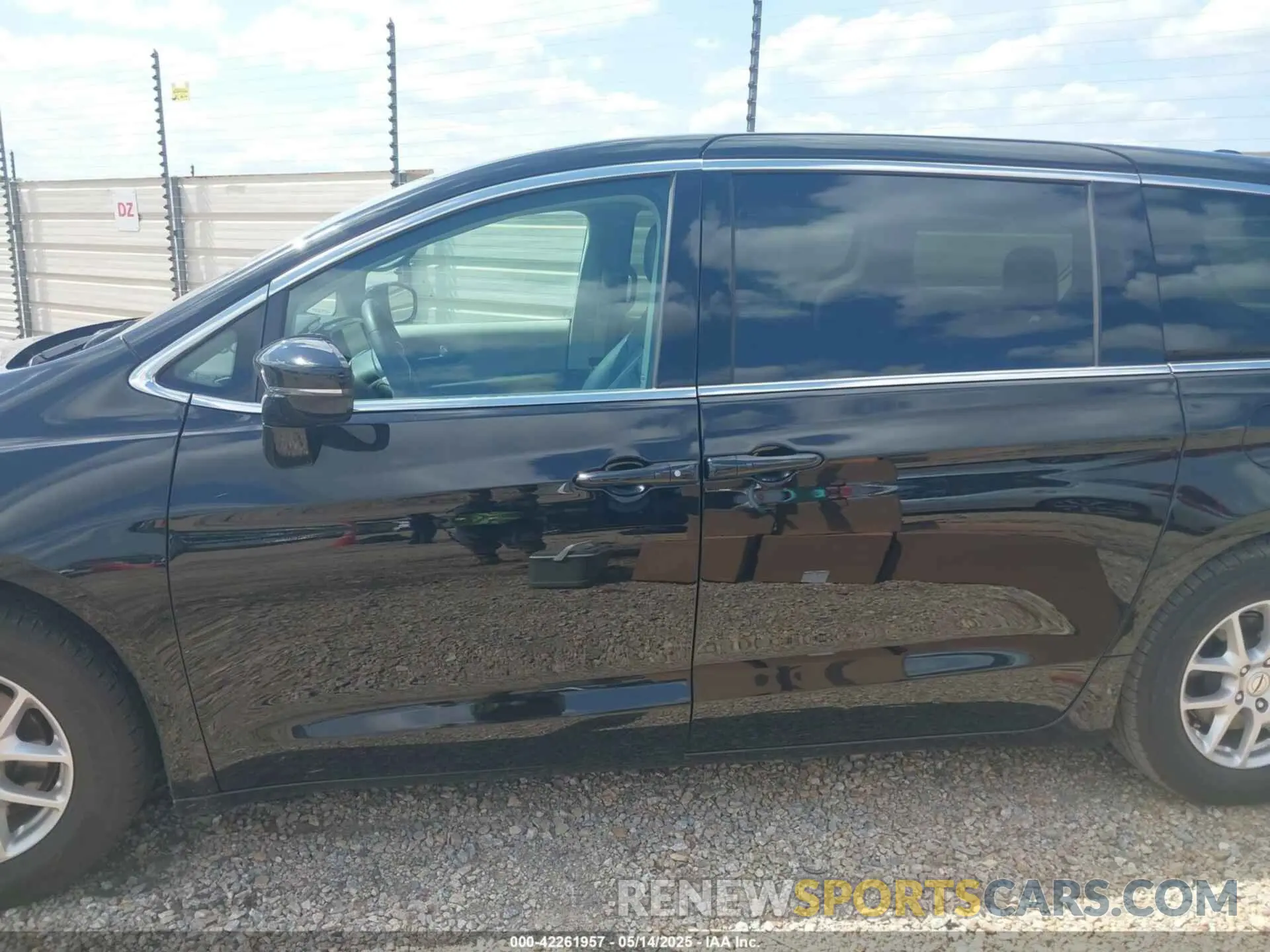14 fotografías del automóvil dañado 2C4RC1BG5RR143821 CHRYSLER PACIFICA 2024
