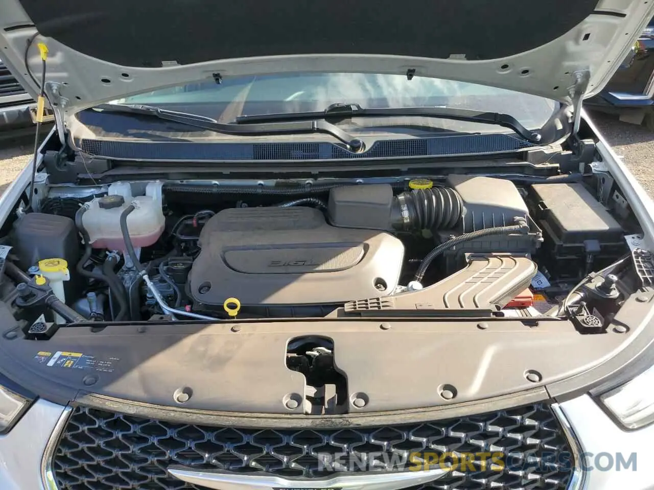 12 fotografías del automóvil dañado 2C4RC1BG5RR147092 CHRYSLER PACIFICA 2024