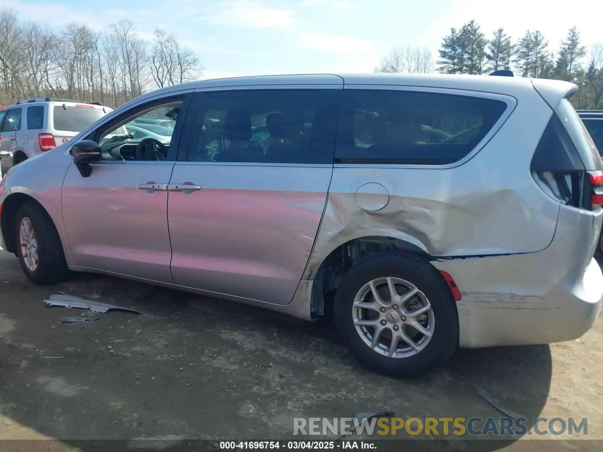 14 fotografías del automóvil dañado 2C4RC1BG5RR172879 CHRYSLER PACIFICA 2024